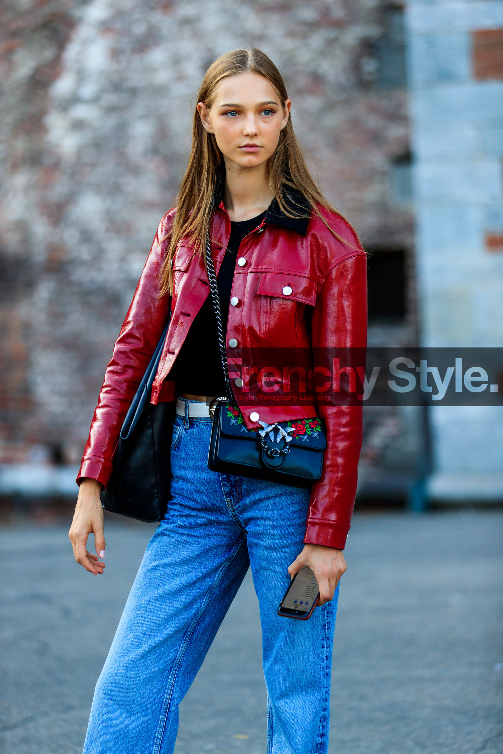 red jacket, polish jacket, fur collar jacket, flare jeans, light blue jeans, crossbody bag, floral embroidered bag, black leather bag, pinko bag, big chain strap bag, fashion week, frenchystyle, FW, jonathan paciullo, street style, MFW, MILAN, SPRING SUMMER 2021, SS 21, vertical, detail, model