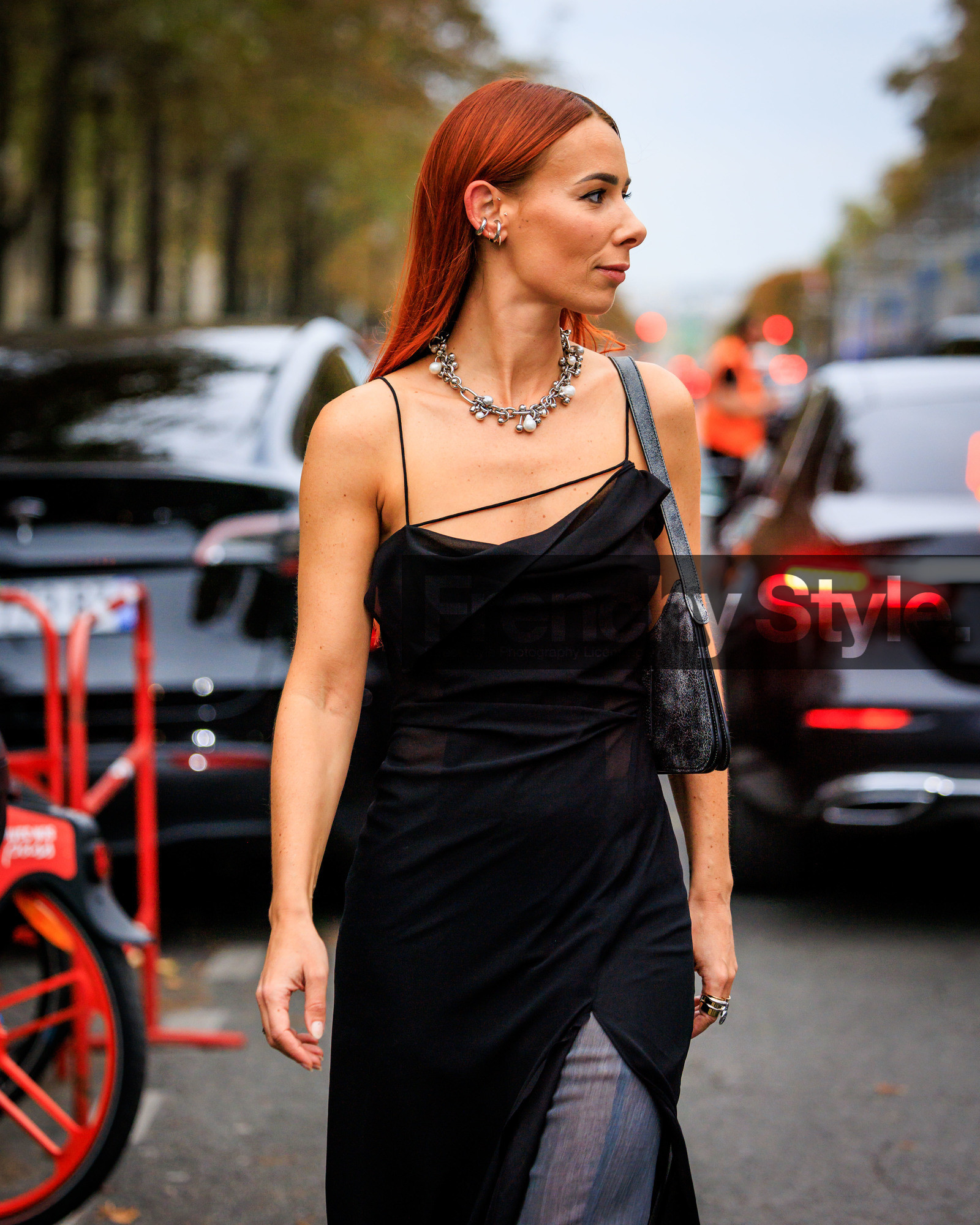 fashion week, frenchystyle, FW, jonathan paciullo, street style, PARIS, PFW, SPRING SUMMER 2024, SS 24, vertical, atmosphere details, detail