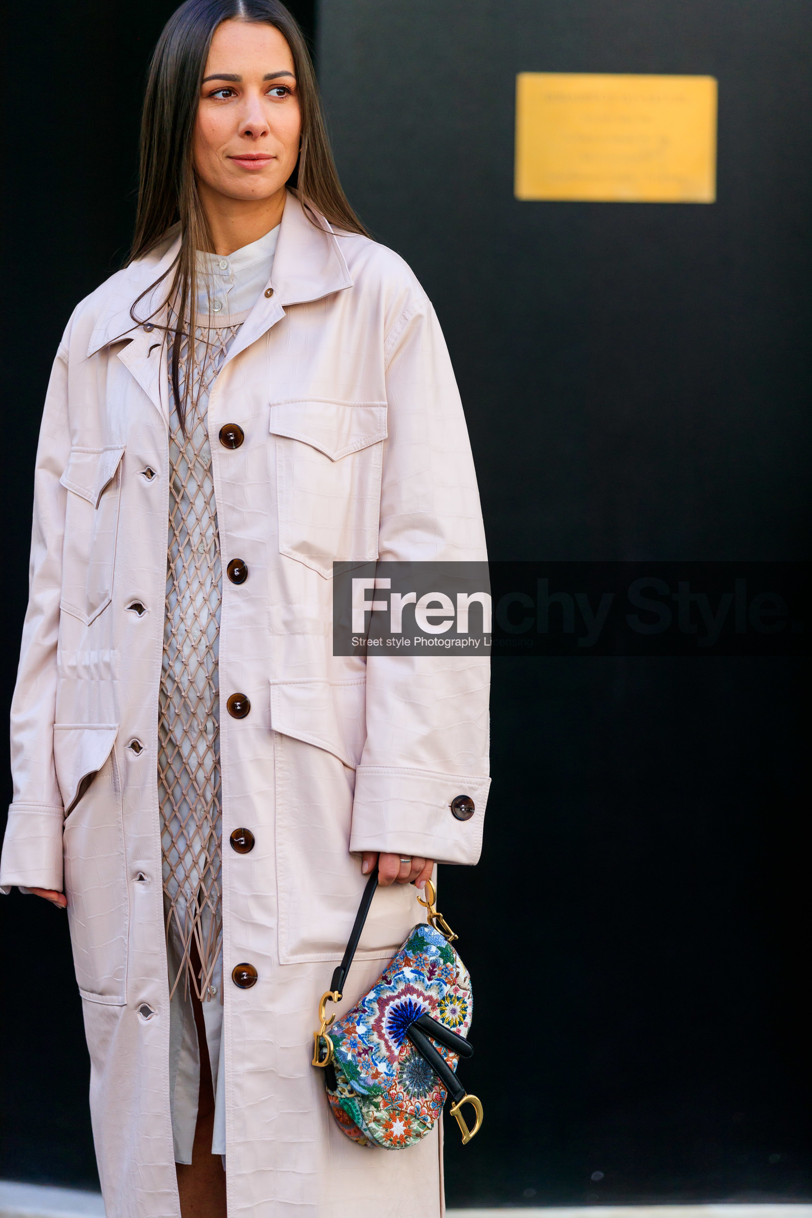 alice & j.s, christian dior, embroidered bag, fishnet, graphic bag, graphic dress, leather bag, multicolor bag, pink coat, pink dress, printed bag, printed dress, saddle bag, fashion week, frenchystyle, FW, jonathan paciullo, street style, PFW, PARIS, AUTUMN WINTER 2019-2020, AW 19-20, FALL WINTER 2019-2020, FW 19-20, vertical, atmosphere details, detail