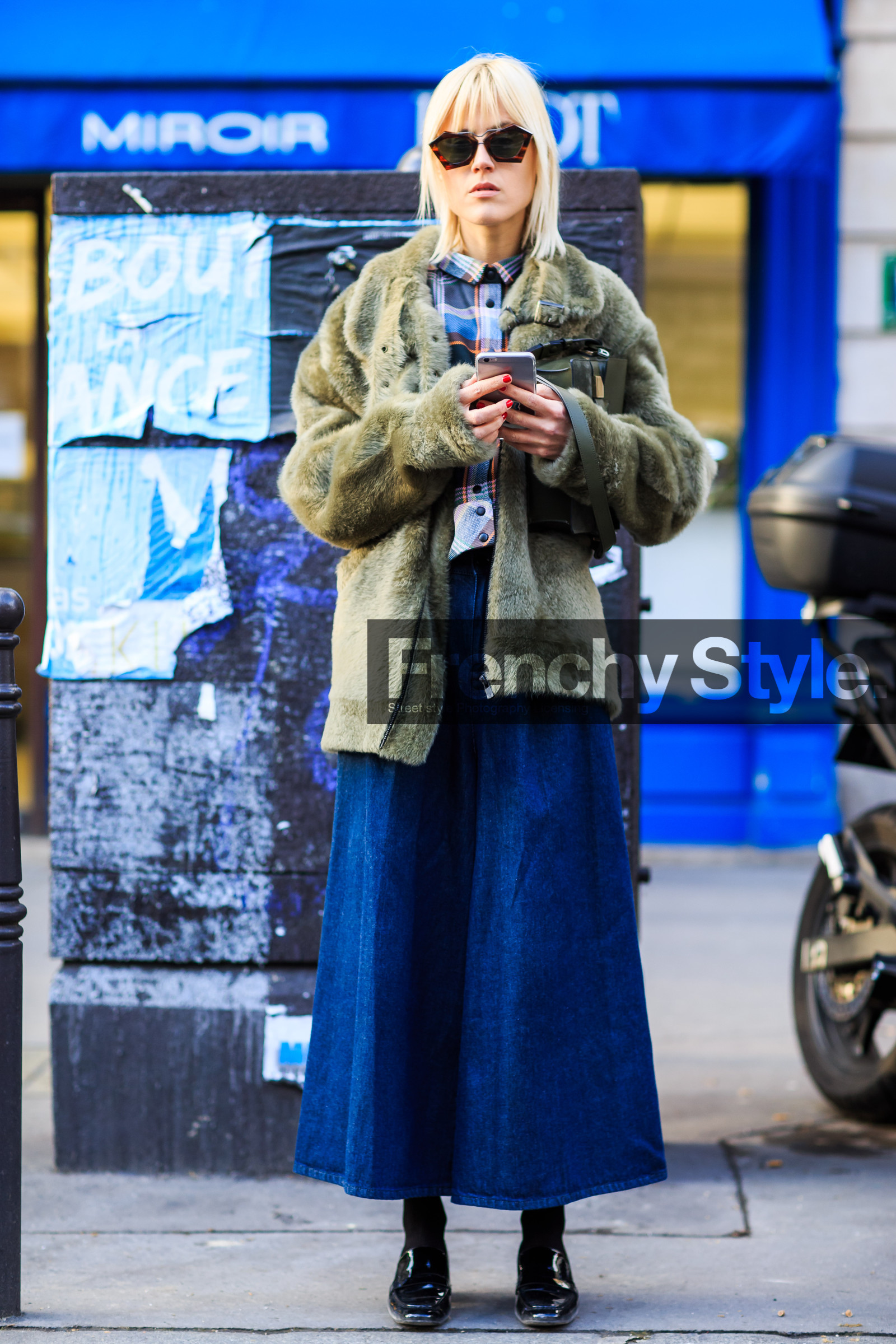 AUTUMN WINTER 2016-2017, AW 16-17, black shoes, blue denim, check shirt, denim pants, FALL WINTER 2016-2017, fashion week, frenchystyle, full length, fur jacket, FW, FW 16-17, green jacket, jeans, jonathan paciullo, kaki bag, kaki jacket, leather shoes, linda tol, PARIS, PFW, plaid, street style, sunglasses, trousers, varnished leather shoes, vertical, wide pants