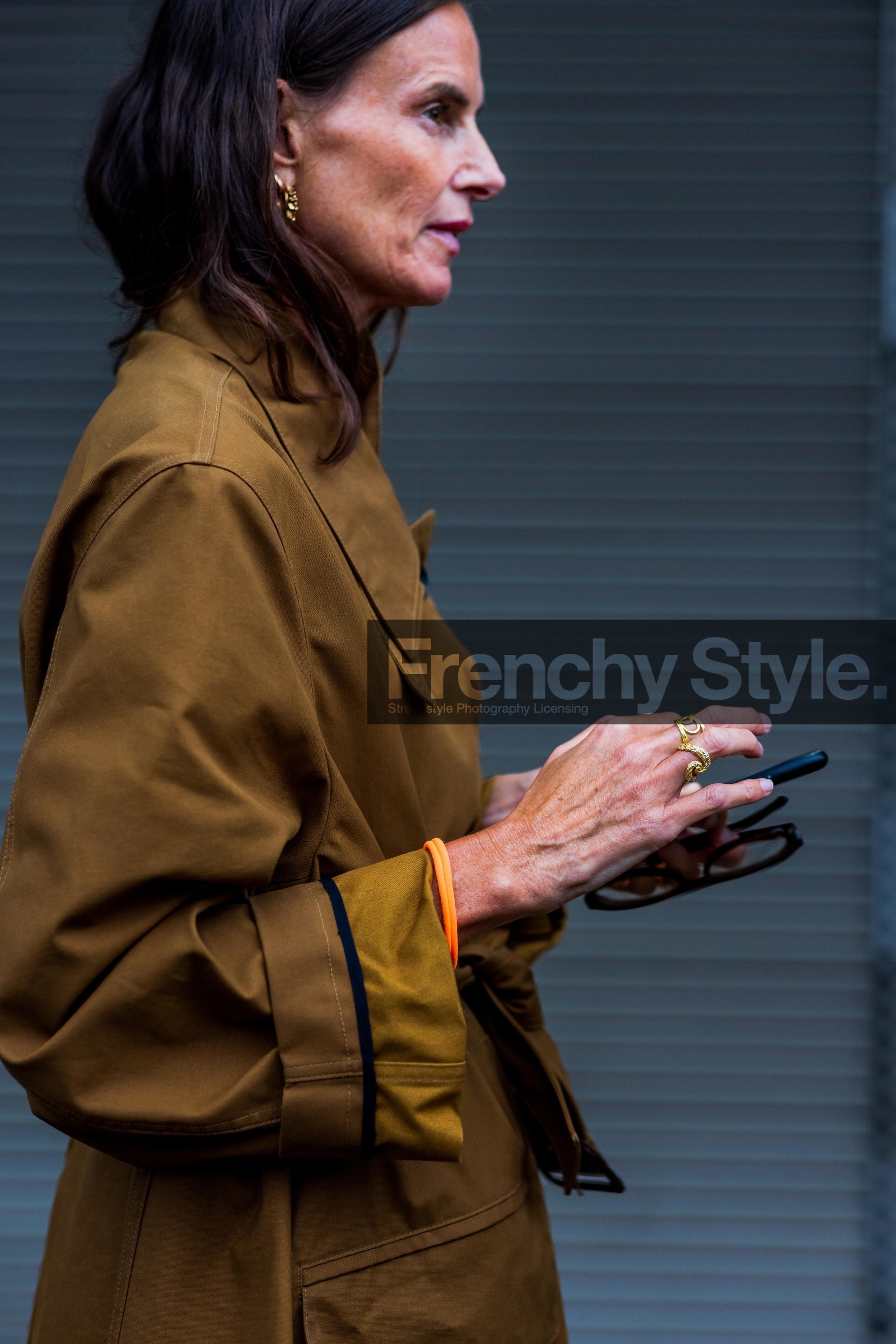 details, trench, kaki, fashion week, frenchystyle, FW, jonathan paciullo, street style, SS 22, SPRING SUMMER 2022, LFW, LONDON, vertical, atmosphere details, detail