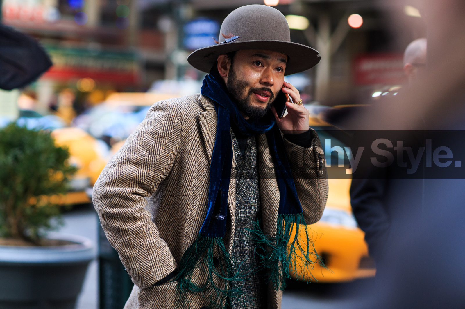 atmosphere details, AUTUMN WINTER 2016-2017, AW 16-17, blazer, blue scarf, brown hat, brown jacket, detail, FALL WINTER 2016-2017, fashion week, frenchystyle, FW, FW 16-17, horizontal, jonathan paciullo, man, NEW YORK, NYFW, street style, velvet