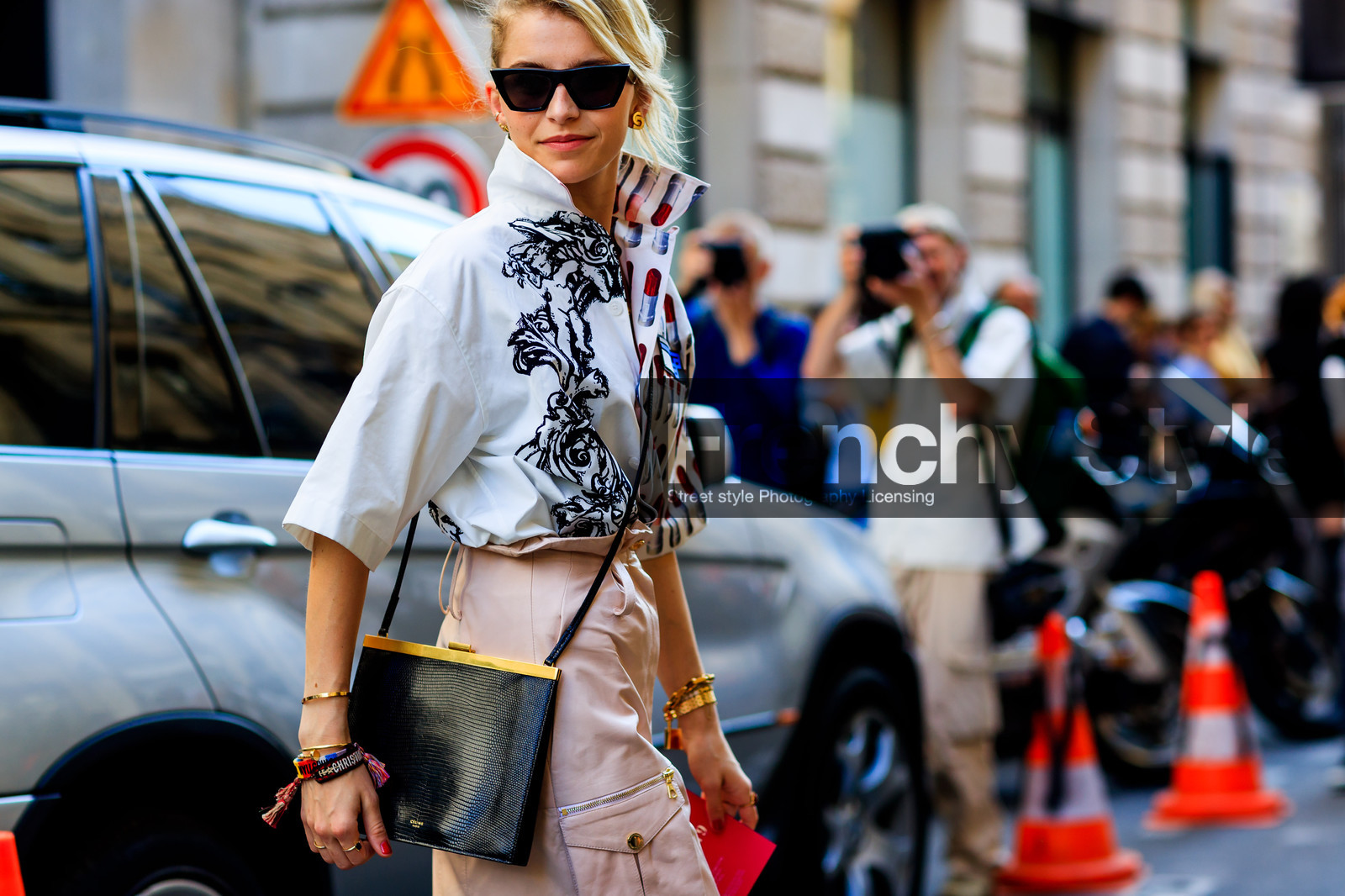 beige skirt, black bag, bracelet, céline, golden jewelry, graphic shirt, leather bag, prada, printed shirt, sunglasses, white shirt, fashion week, frenchystyle, FW, jonathan paciullo, street style, PFW, PARIS, horizontal, atmosphere details, detail, AUTUMN WINTER 2018-2019, FALL WINTER 2018-2019, FW 18-19, caro daur