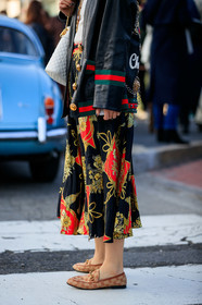 beige shoes, black jacket, black skirt, blazer, graphic skirt, gucci, leather jacket, leather shoes, loafers, printed skirt, white bag, yuwei zhangzou, fashion week, frenchystyle, FW, jonathan paciullo, street style, MFW, MILAN, AUTUMN WINTER 2019-2020, AW 19-20, FALL WINTER 2019-2020, FW 19-20, vertical, atmosphere details, detail