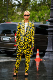 vanessa hong, yellow jacket, yellow pants, animal print jacket, animal print pants, striped jacket, striped pants, vinyl jacket, vinyl pants, hoop earrings, multi earrings, golden earrings, black sunglasses, small sunglasses, big chain necklace, golden necklace, black suede shoes, sharp end shoes, PARIS, PFW, SPRING SUMMER 2020, SS 20, fashion week, frenchystyle, FW, jonathan paciullo, street style, vertical, full length
