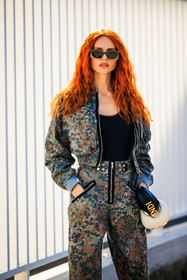 military look, bomber printed jacket, military jacket, pocket bomber jacket, black top, high waist military pants, printed pants, black sunglasses, mini fendi bag, mini leather bag, mini black handbag, lini beige bag, ginger hair, fashion week, frenchystyle, FW, jonathan paciullo, street style, MFW, MILAN, FALL WINTER 2022_2023, AUTUMN WINTER 2022-2023, FW 22-23, vertical, atmosphere details