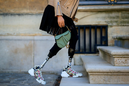 beatrice vio, beige jacket, black dress, christian dior, green bag, lace dress, leather bag, leather jacket, leather perfecto, leather shoes, saddle bag, white sneakers, fashion week, frenchystyle, FW, jonathan paciullo, street style, PFW, PARIS, AUTUMN WINTER 2019-2020, AW 19-20, FALL WINTER 2019-2020, FW 19-20, horizontal, atmosphere details, detail