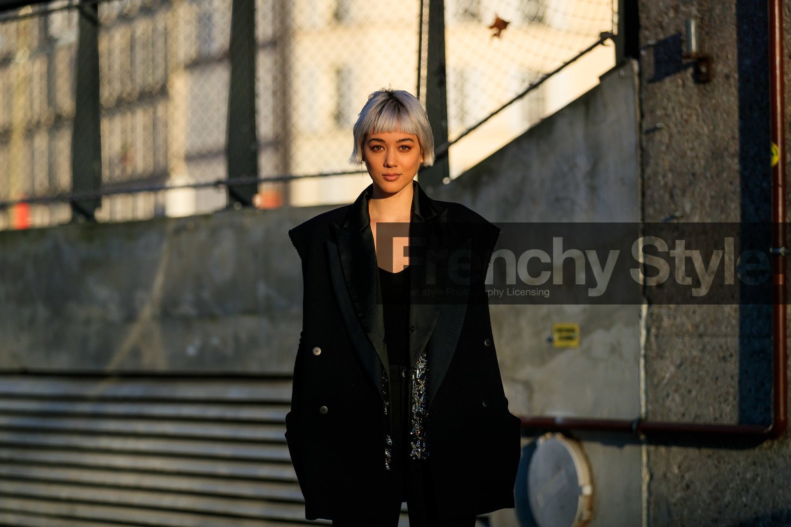 black coat, black jacket, black pants, black suit, dyed hair, kim jones, tone on tone, total look black, trousers, PARIS, PFW, street style, jonathan paciullo, FW, frenchystyle, fashion week, AUTUMN WINTER 2019-2020, AW 19-20, FALL WINTER 2019-2020, FW 19-20, horizontal, atmosphere details, detail
