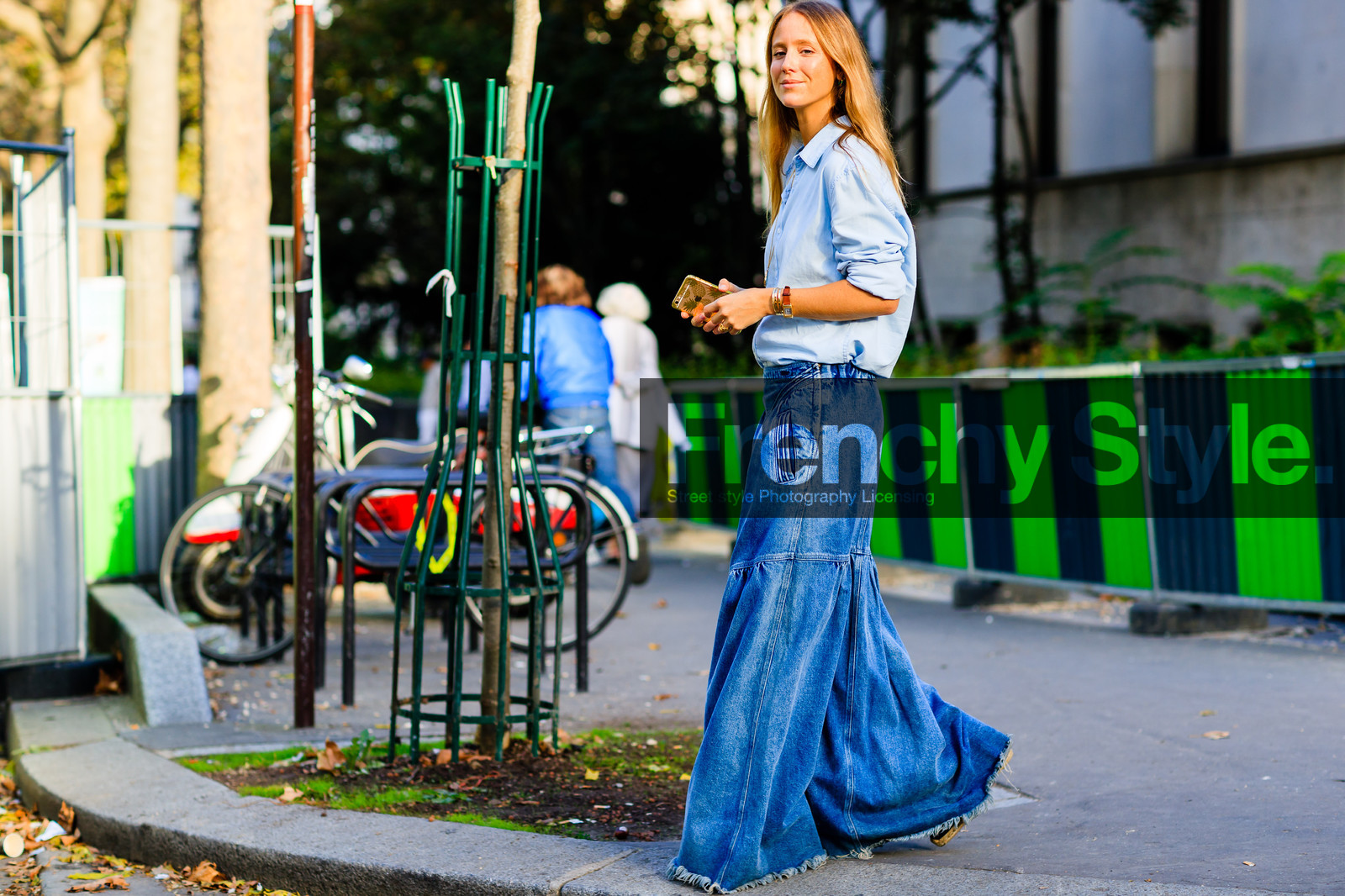 atmosphere details, blue denim, blue shirt, denim skirt, fashion week, frenchystyle, full length, FW, horizontal, jennifer neyt, jonathan paciullo, oversize, PARIS, PFW, SPRING SUMMER 2017, SS 17, street style
