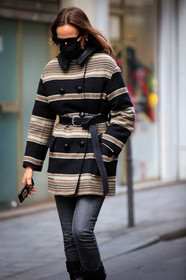 brune de margerie, striped coat, beige coat, black coat, black leather coat, black leather belt, belted coat, grey jeans, isabel marant coat, black sunglasses, celine sunglasses, covid face mask, PARIS, PFW, fashion week, frenchystyle, FW, jonathan paciullo, street style, SPRING SUMMER 2021, SS 21, vertical, atmosphere details, detail