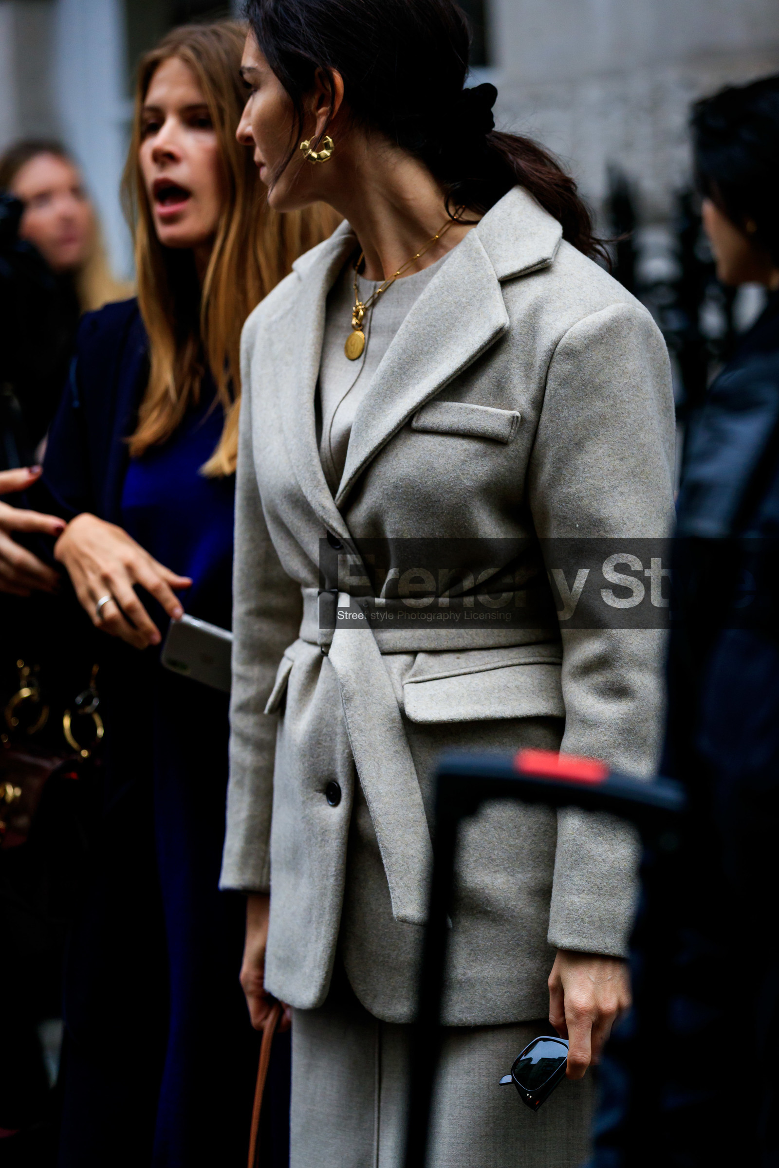 blazer, grey jacket, grey skirt, necklace, street style, jonathan paciullo, FW, frenchystyle, fashion week, LFW, LONDON, AUTUMN WINTER 2019-2020, AW 19-20, FW 19-20, FALL WINTER 2019-2020, vertical, atmosphere details, detail