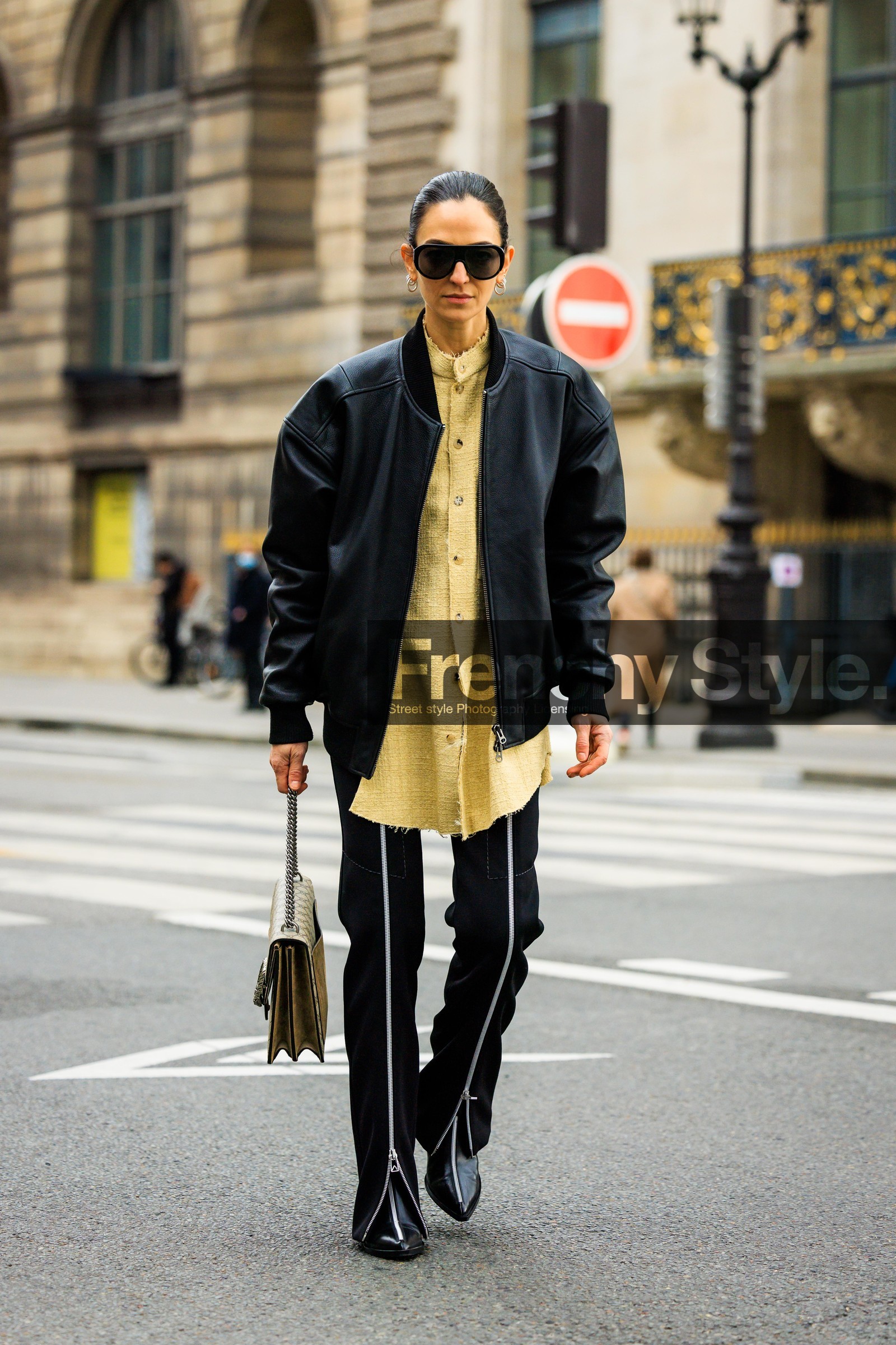 big sunglasses, black sunglasses, bomber jacker, black jacker, yellow shirt, zipper pants, black trousers, black boots, gucci handbag, logo bag, street style, jonathan paciullo, FW, frenchystyle, fashion week, AUTUMN WINTER 2022-2023, FALL WINTER 2022_2023, FW 22-23, PFW, PARIS, full length, vertical