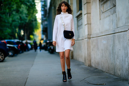 atmosphere details, black bag, black boots, fashion week, frenchystyle, full length, FW, high heels, horizontal, jonathan paciullo, leather bag, leather shoes, MFW, MILAN, prada, SPRING SUMMER 2017, SS 17, street style, thania peck, white dress