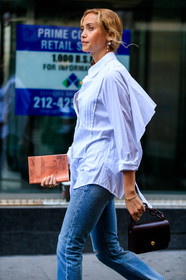 atmosphere details, black bag, blue denim, bordeaux, burgundy, denim pants, detail, fashion week, frenchystyle, FW, jeans, jonathan paciullo, leather bag, NEW YORK, NYFW, red bag, SPRING SUMMER 2018, SS 18, street style, trousers, vertical, white shirt