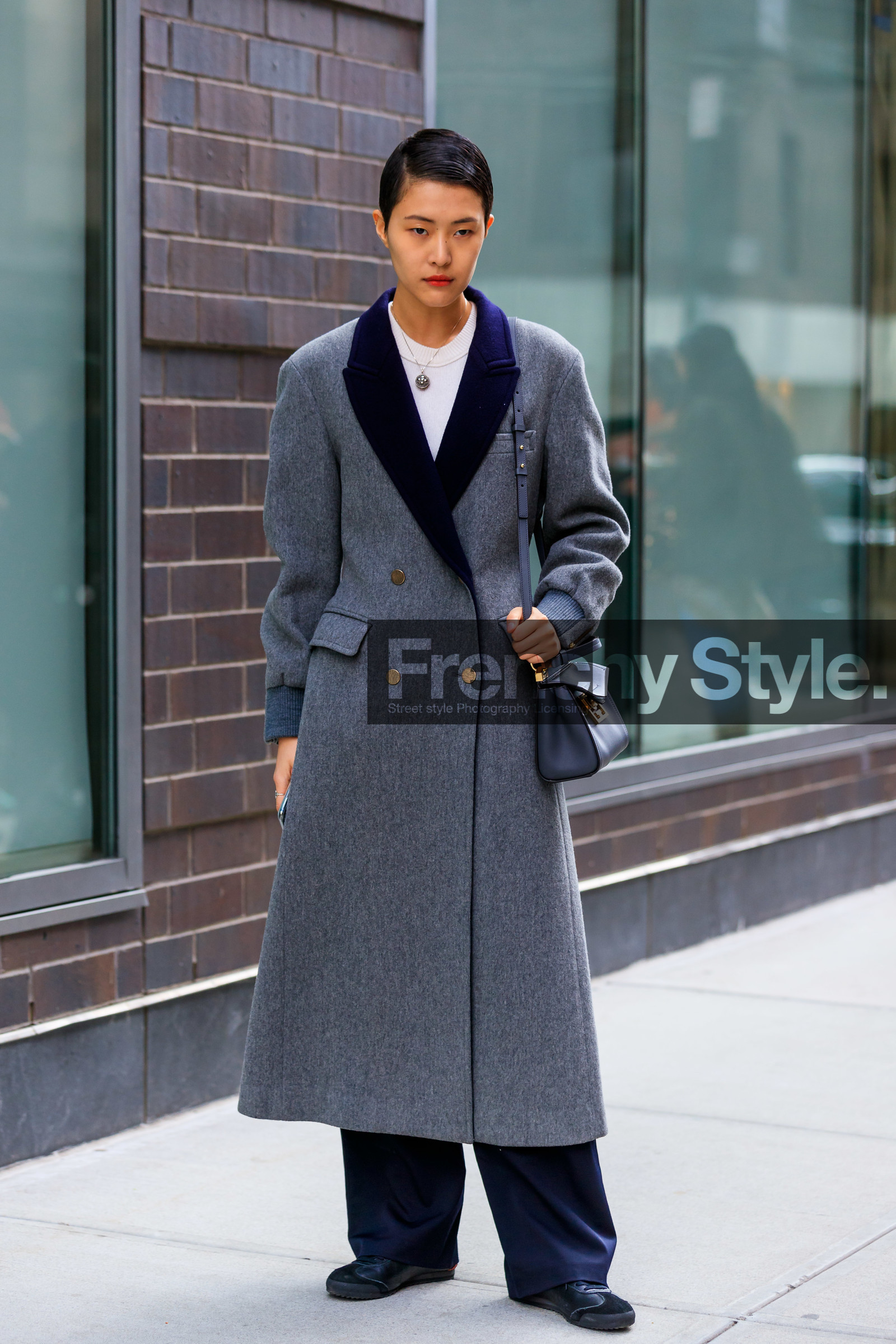 model, grey coat, navy blue coat, navy blue pants, grey leather bag, shoulder bag, silvered necklace, round shape necklace, black suede shoes, black sneackers, fashion week, frenchystyle, FW, jonathan paciullo, street style, AUTUMN WINTER 2020-2021, FALL WINTER 2020-2021, FW 20-21, vertical, full length, NYFW, NEW YORK