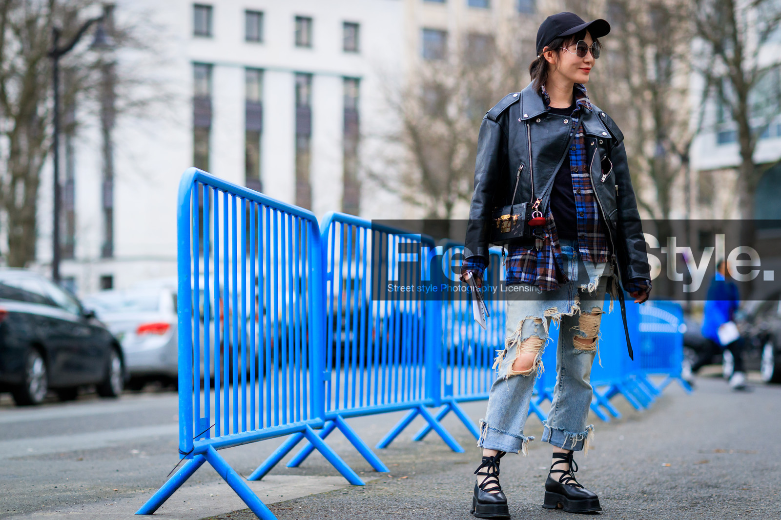 atmosphere details, AUTUMN WINTER 2017-2018, AW 17-18, black bag, black cap, black jacket, black perfecto, black shoes, black wedges, blue denim, denim pants, FALL WINTER 2017-2018, fashion week, frenchystyle, full length, FW, FW 17-18, graphic shirt, horizontal, jeans, jonathan paciullo, leather jacket, leather perfecto, leather shoes, louis vuitton, over the shoulder, PARIS, PFW, printed shirt, ripped pants, street style, sunglasses, trousers