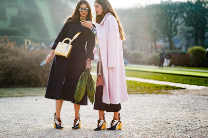 black coat, black pants, christian dior, gold bag, golden heel, graphic shoes, high heels, leather bag, leather shoes, overcoat, pink bag, pink coat, printed shirt, shiny bag, sunglasses, fashion week, frenchystyle, FW, jonathan paciullo, street style, PFW, PARIS, SPRING SUMMER 2017, SS 17, HAUTE COUTURE, atmosphere details, detail, horizontal