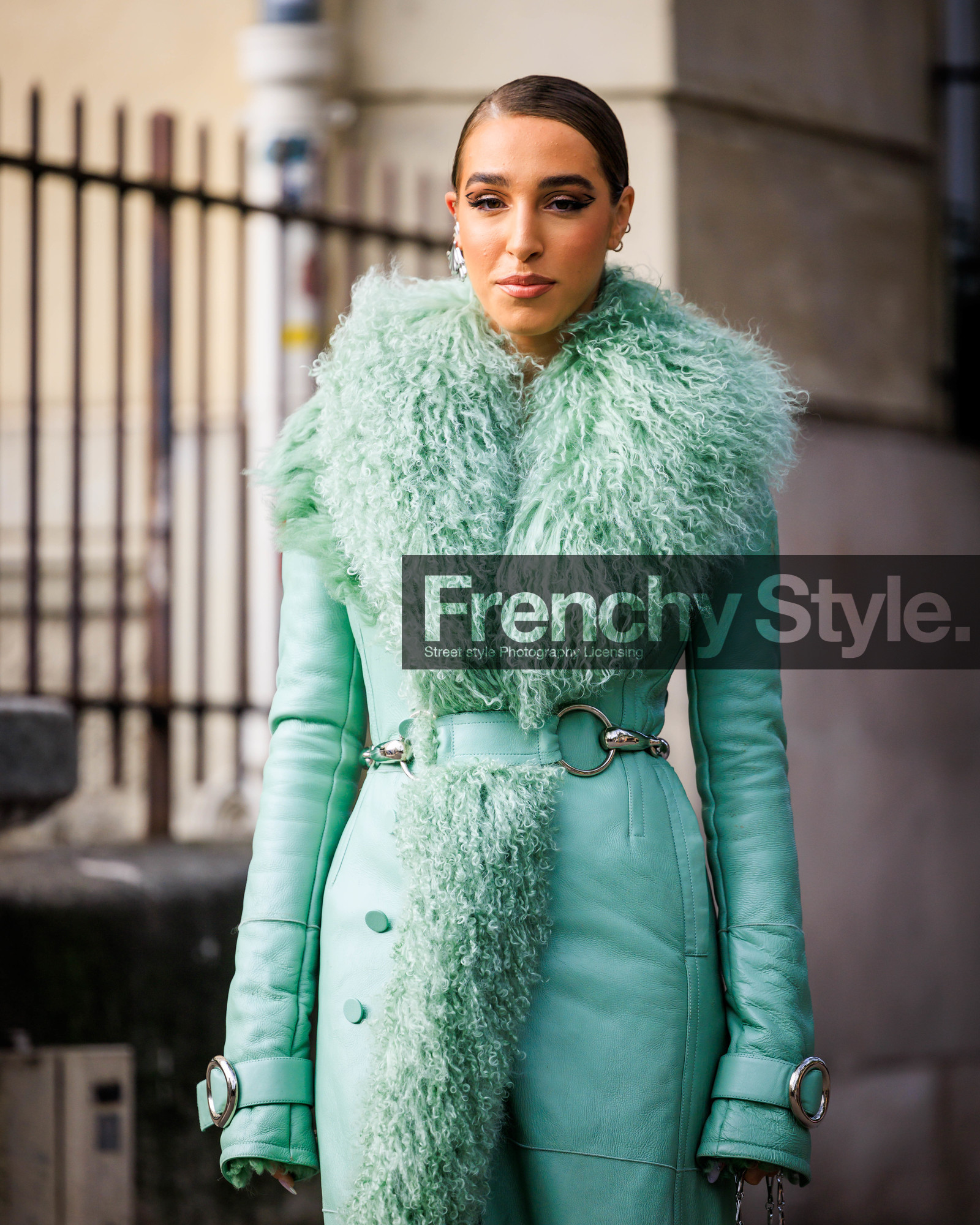 fashion week, frenchystyle, FW, jonathan paciullo, street style, PARIS, PFW, SPRING SUMMER 2024, SS 24, vertical, atmosphere details, detail