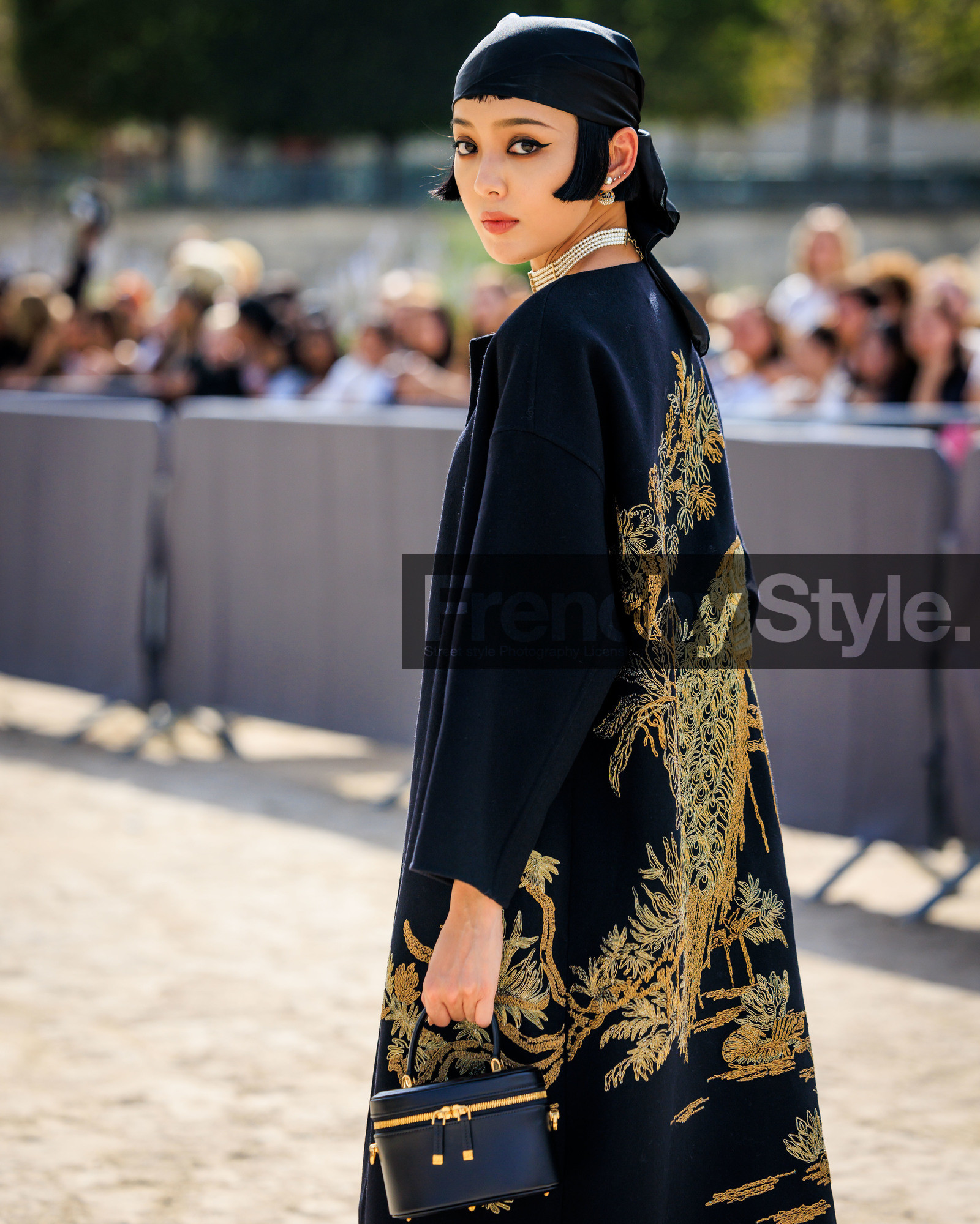 fashion week, frenchystyle, FW, jonathan paciullo, street style, PFW, PARIS, SPRING SUMMER 2024, SS 24, vertical, atmosphere details, detail