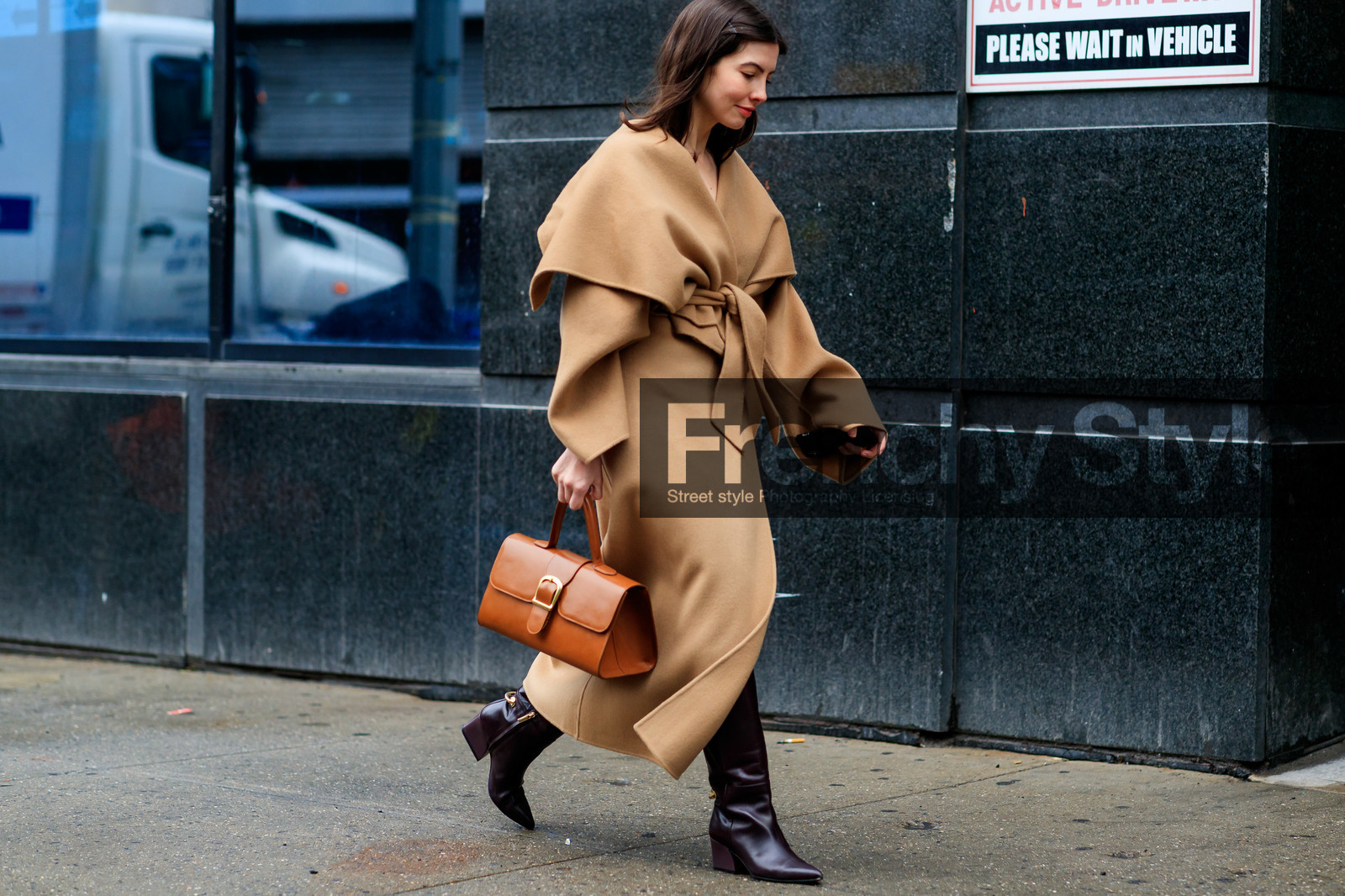 beige coat, belted coat, camel leather bag, hand bag, brown leather boots, high boots, kitten heels boots, fashion week, frenchystyle, FW, jonathan paciullo, street style, NYFW, NEW YORK, AUTUMN WINTER 2020-2021, FALL WINTER 2020-2021, FW 20-21, horizontal, atmosphere details, full length