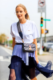 atmosphere details, blue bag, blue skirt, christian dior, detail, fashion week, frenchystyle, FW, graphic bag, graphic skirt, jonathan paciullo, leather bag, leonie hanne, monogram, NEW YORK, NYFW, pleated skirt, printed bag, printed skirt, SPRING SUMMER 2018, SS 18, street style, vertical, white t shirt
