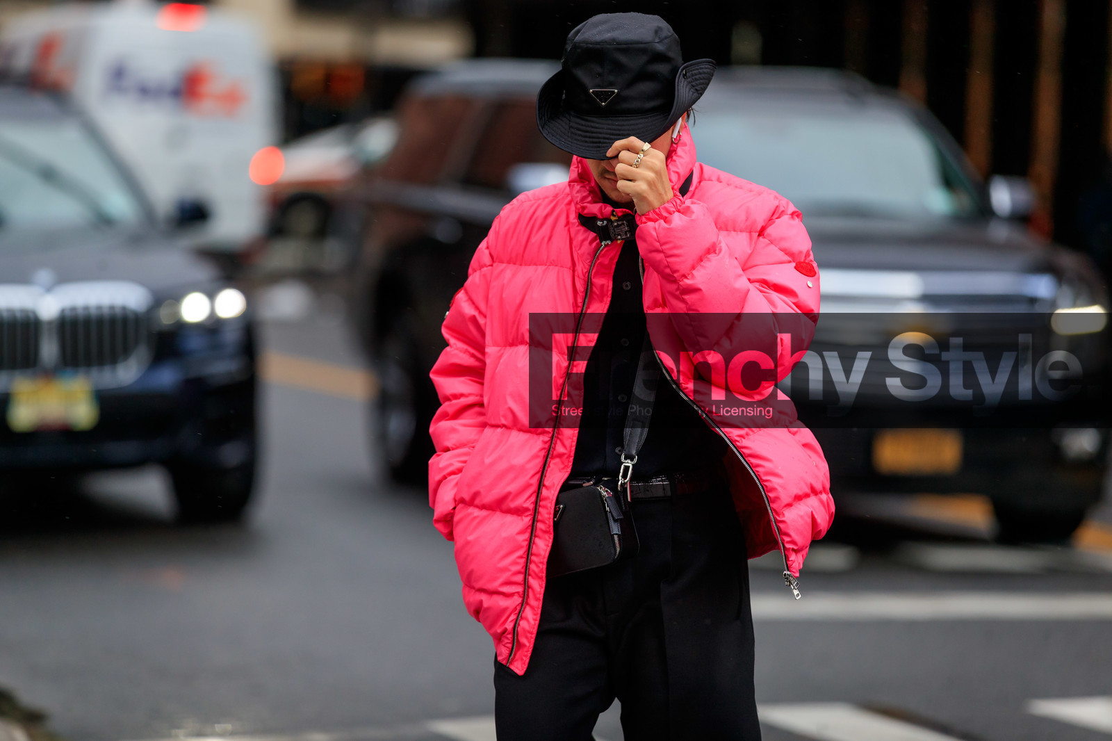 prada hat, black hat, pink coat, down jacket, moncler coat, fashion week, frenchystyle, FW, jonathan paciullo, street style, AUTUMN WINTER 2020-2021, FALL WINTER 2020-2021, FW 20-21, horizontal, atmosphere details, detail, NYFW, NEW YORK