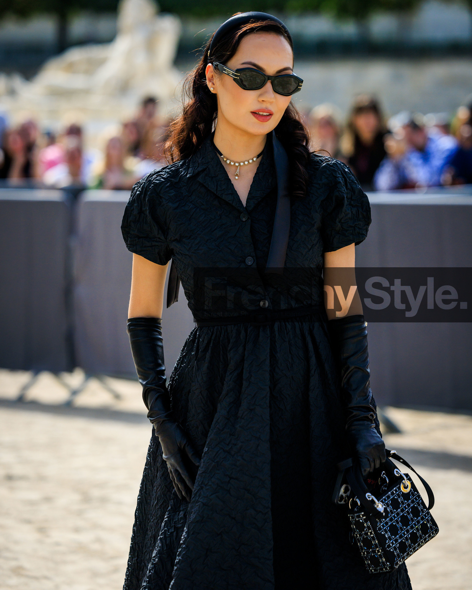 fashion week, frenchystyle, FW, jonathan paciullo, street style, PFW, PARIS, SPRING SUMMER 2024, SS 24, vertical, atmosphere details, detail