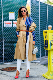blue shirt, brown belt, Clara Racz, denim pants, fashion week, frenchystyle, full length, FW, graphic shirt, high heels, jeans, jonathan paciullo, leather bag, leather belt, leather shoes, NEW YORK, NYFW, off the shoulder, printed shirt, red shoes, SPRING SUMMER 2018, SS 18, street style, striped shirt, sunglasses, trench coat, trousers, vertical, white bag, white denim