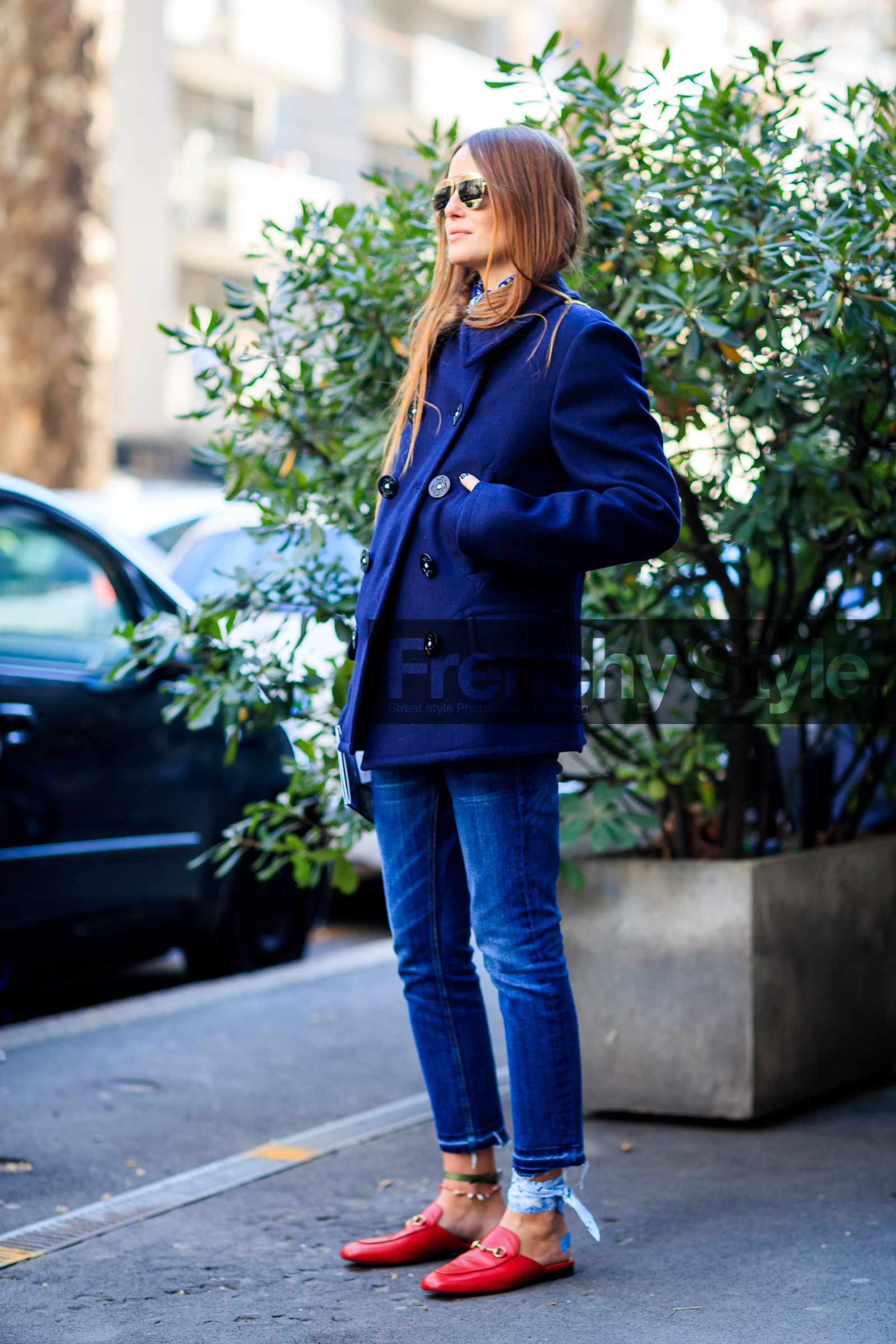 AUTUMN WINTER 2017-2018, AW 17-18, blazer, blue bandana, blue denim, carlotta oddi, FALL WINTER 2017-2018, fashion week, frenchystyle, full length, FW, FW 17-18, gucci, jeans, jonathan paciullo, leather shoes, MFW, MILAN, mule, navy jacket, red shoes, street style, sunglasses, trousers, vertical