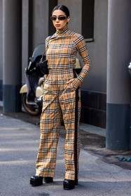 black bag, black boots, burberry look, check, checked pants, checked top, croc bag, fluid pants, leather bag, leather boots, plateform, print, printed pants, printed top, sunglasses, zipped top, beige top, beige pants, stripes, fashion week, frenchystyle, FW, jonathan paciullo, street style, SPRING SUMMER 2022, SS 22, MFW, MILAN, vertical, full length