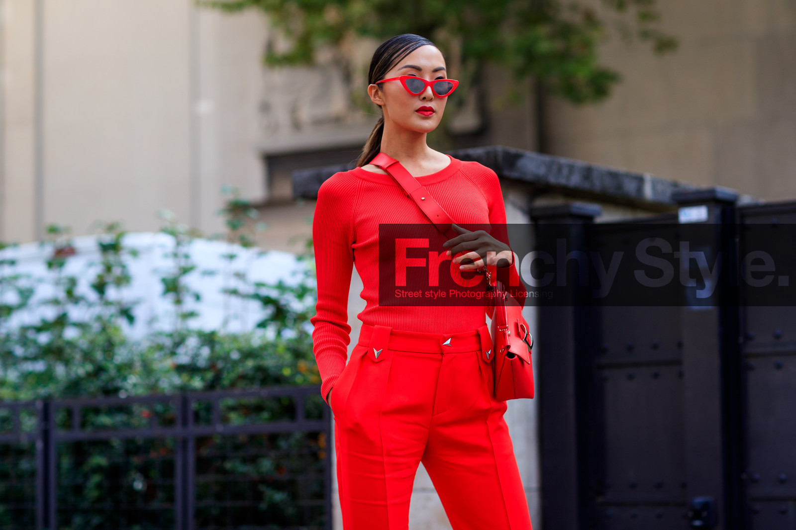 atmosphere details, detail, fashion week, frenchystyle, FW, horizontal, jonathan paciullo, leather bag, PARIS, PFW, red bag, red pants, red sweater, SPRING SUMMER 2018, SS 18, street style, sunglasses, tone on tone, total look red, trousers, Chriselle Lim