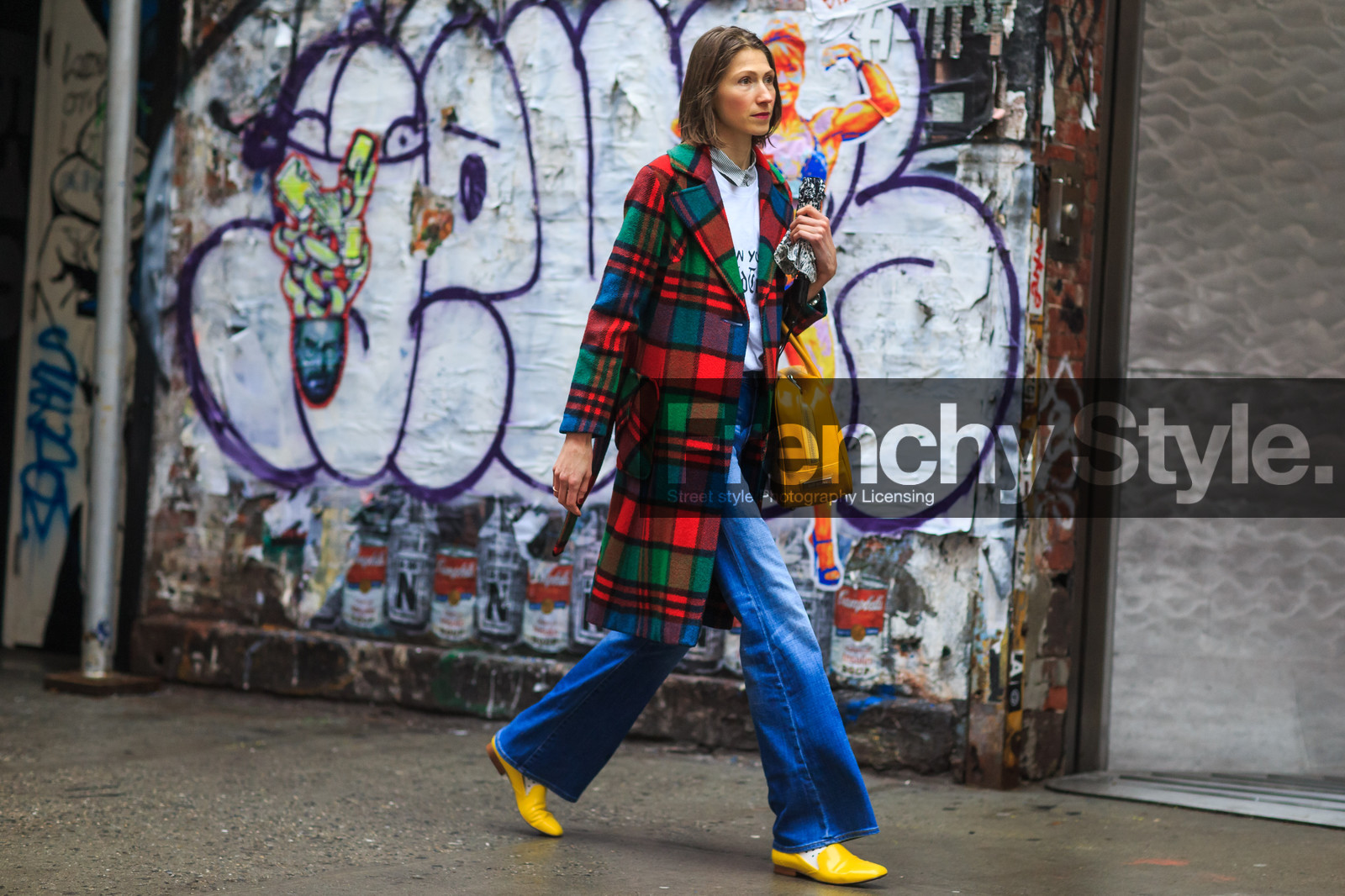 atmosphere details, AUTUMN WINTER 2016-2017, AW 16-17, blue denim, checked coat, denim pants, detail, fashion week, frenchystyle, FW, FW 16-17, grunge, horizontal, jeans, jonathan paciullo, leather bag, leather shoes, NEW YORK, NYFW, plaid, red coat, street style, tartan, trousers, woman, yellow bag, yellow sandals