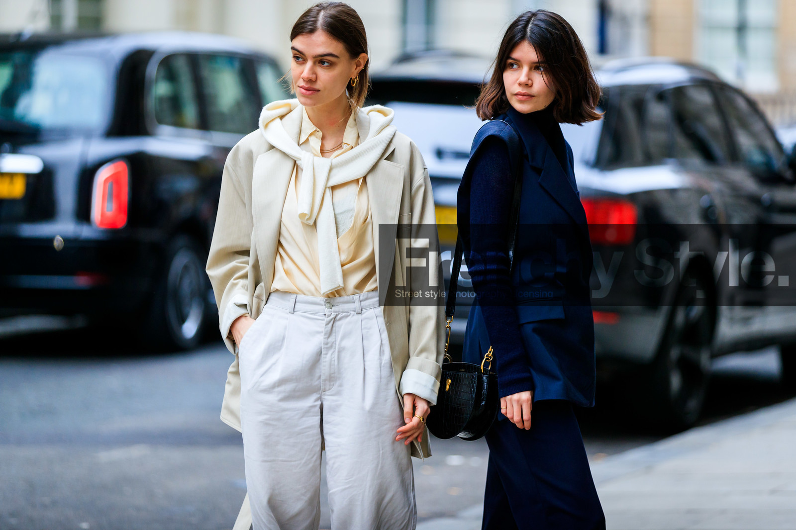beige jacket, beige sweater, blue jacket, blue pants, blue suit, navy sweater, sleeveless, tied up sweater, trousers, white pants, yellow shirt, street style, jonathan paciullo, FW, frenchystyle, fashion week, LFW, LONDON, AUTUMN WINTER 2019-2020, AW 19-20, FW 19-20, FALL WINTER 2019-2020, horizontal, atmosphere details, detail
