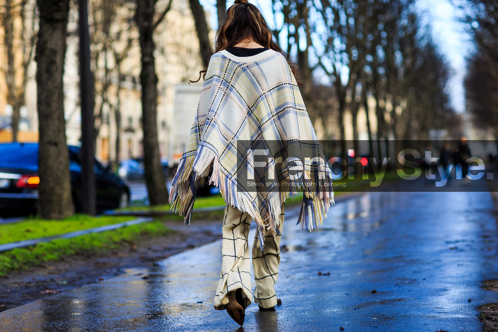 atmosphere details, AUTUMN WINTER 2016-2017, AW 16-17, beige knit, beige pants, beige poncho, checked cardigan, checked pants, checked poncho, checked sweater, chloe, FALL WINTER 2016-2017, fashion week, frenchystyle, full length, FW, FW 16-17, graphic pants, graphic poncho, horizontal, jonathan paciullo, negin mirsalehi, PARIS, PFW, plaid, poncho, printed pants, printed poncho, snake print, street style, tartan, trousers, wide pants, wool pants