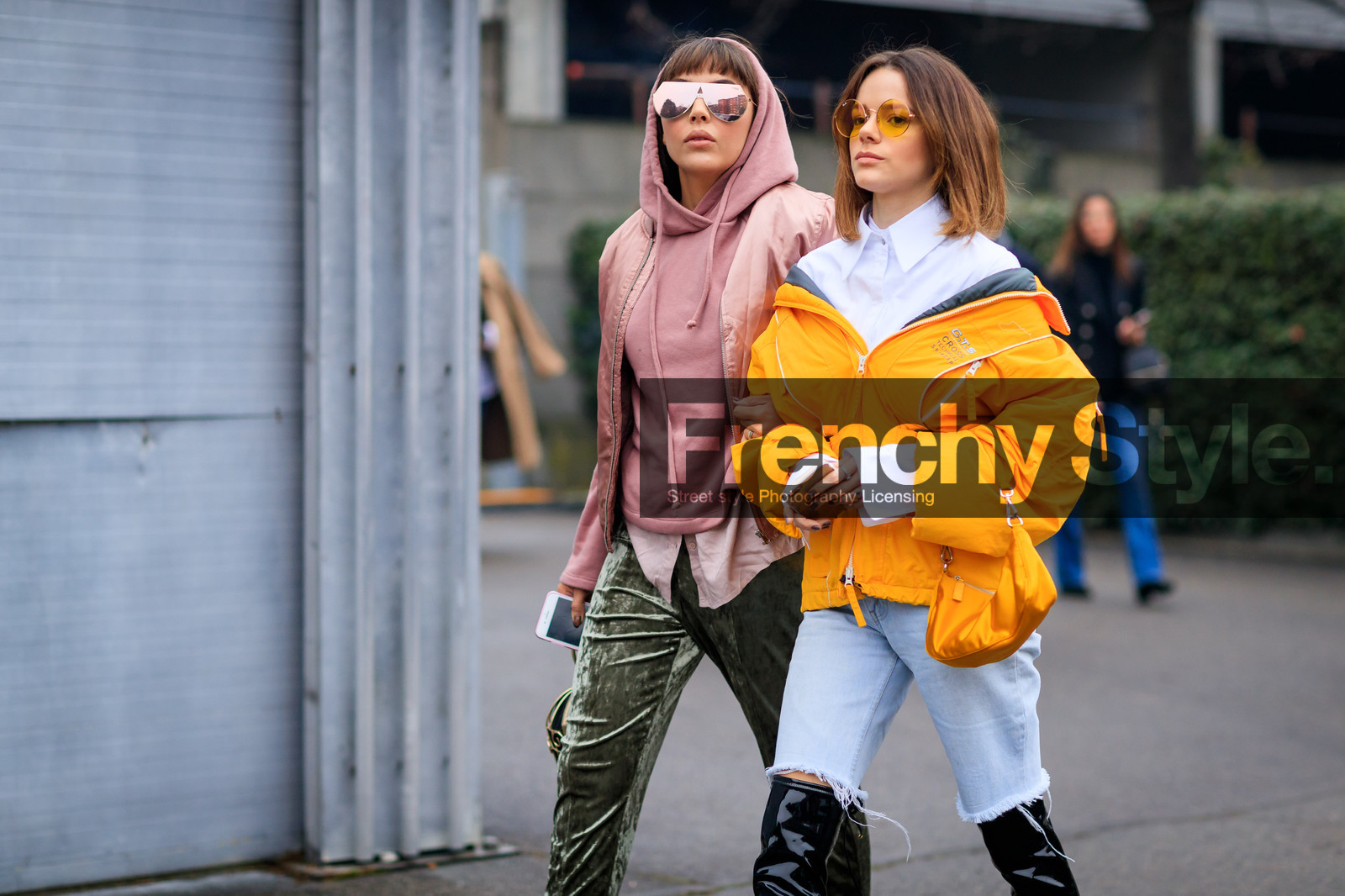 atmosphere details, AUTUMN WINTER 2017-2018, AW 17-18, black boots, black shoes, blue denim, bomber jacket, denim pants, detail, down jacket, FALL WINTER 2017-2018, fashion week, frenchystyle, FW, FW 17-18, green pants, high boots, hoodie, horizontal, jeans, jonathan paciullo, leather shoes, MFW, MILAN, orange jacket, pink sweater, street style, sunglasses, trousers, varnished leather shoes, velvet, white shirt