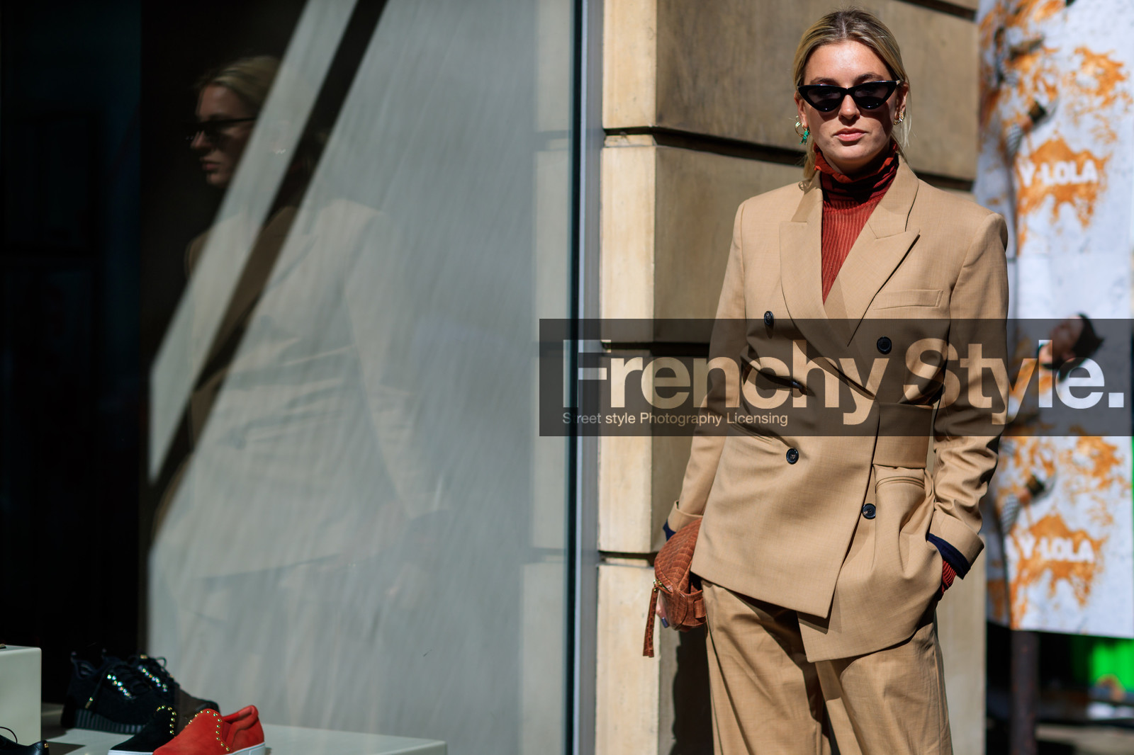 atmosphere details, beige jacket, beige pants, beige suit, blazer, brown bag, detail, fashion week, frenchystyle, FW, horizontal, jonathan paciullo, leather bag, PARIS, PFW, red sweater, SPRING SUMMER 2018, SS 18, street style, sunglasses, trousers, avery blanchard, camille charriere