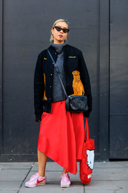 animal print, black bag, black jacket, graphic jacket, grey sweater, gucci, leather bag, leather shoes, nike, pink sneakers, printed jacket, red skirt, sunglasses, teddy jacket, fashion week, frenchystyle, FW, jonathan paciullo, street style, LFW, LONDON, AUTUMN WINTER 2018-2019, AW 18-19, FALL WINTER 2018-2019, FW 18-19, vertical, full length
