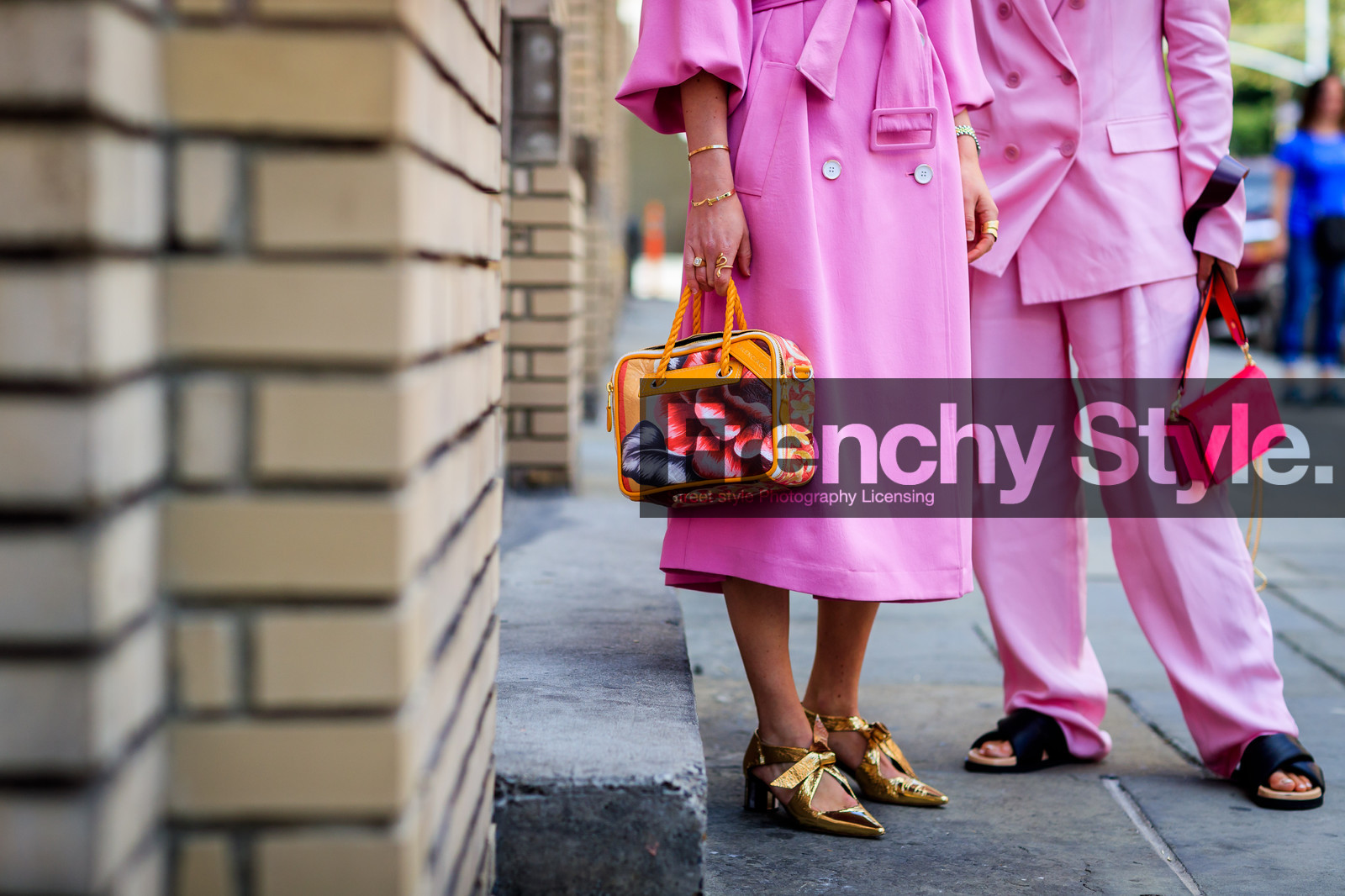 atmosphere details, balenciaga, black sandals, detail, fashion week, floral, flowers, frenchystyle, FW, golden shoes, high heels, horizontal, jonathan paciullo, leather bag, leather shoes, NEW YORK, NYFW, orange bag, pink bag, pink coat, pink jacket, pink pants, pink suit, printed bag, shiny shoes, SPRING SUMMER 2018, SS 18, street style, tone on tone, total look pink, trousers