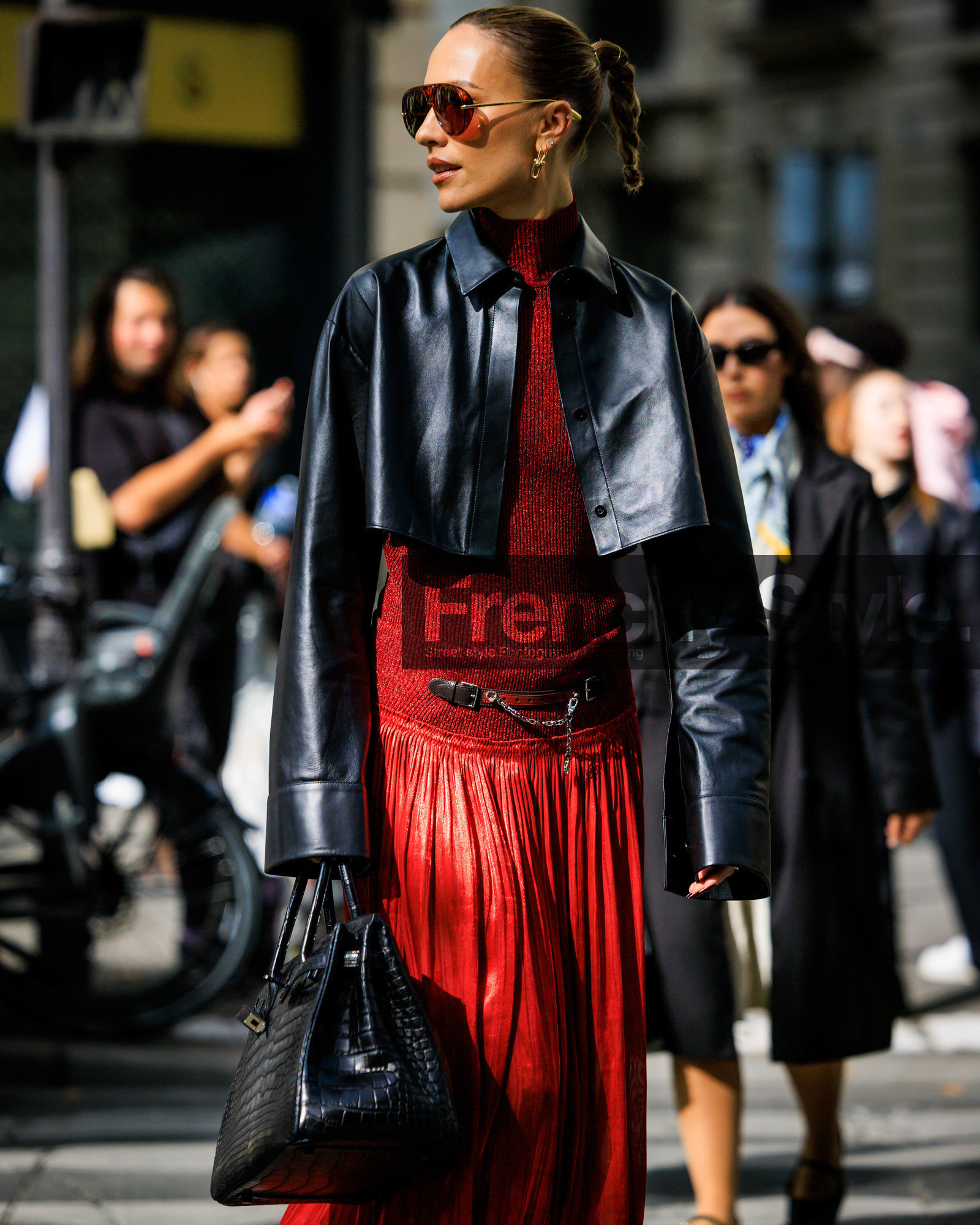 PARIS, PFW, fashion week, frenchystyle, FW, jonathan paciullo, street style, SPRING SUMMER 2024, SS 24, vertical, atmosphere details, detail