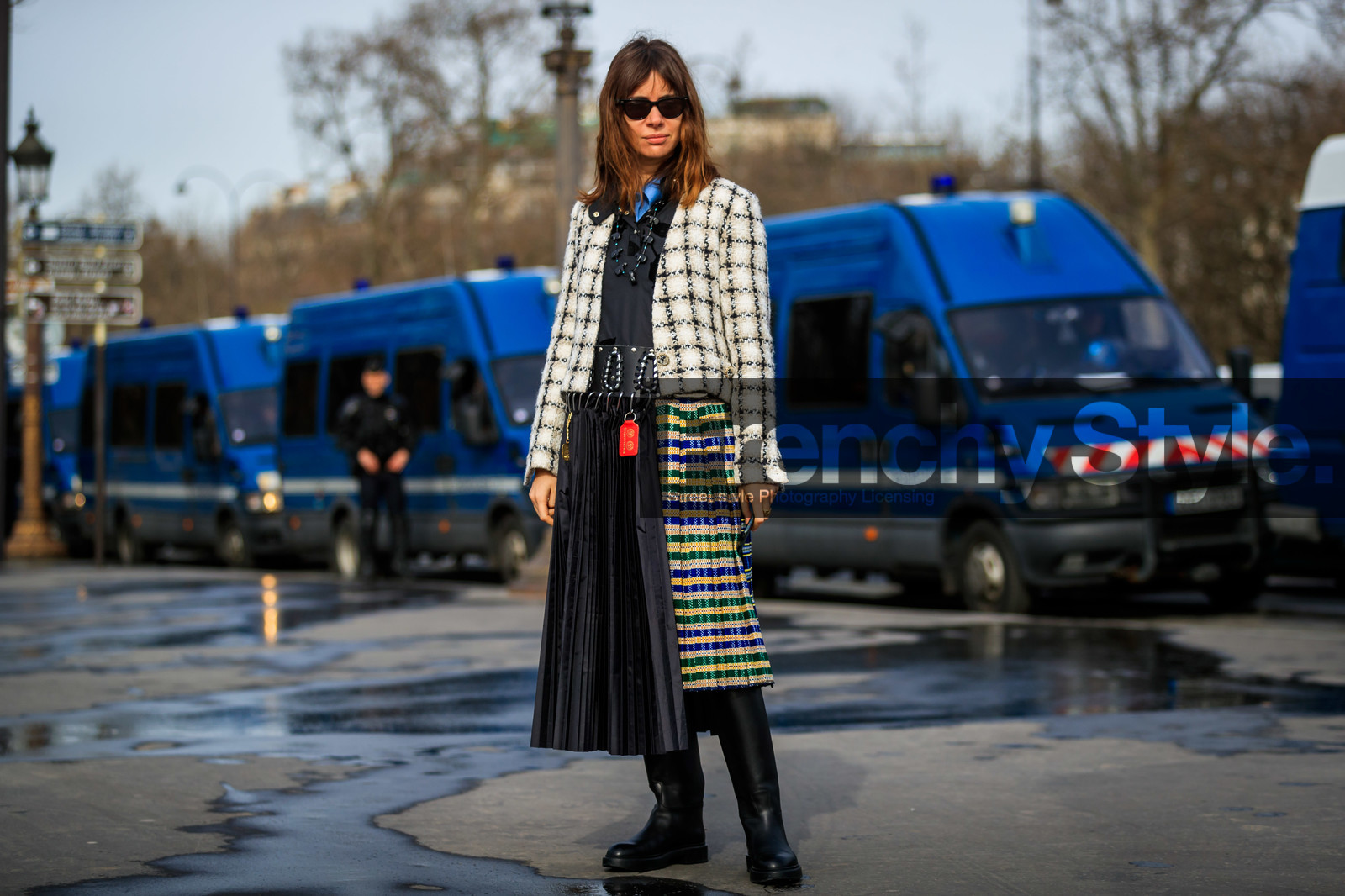 natasha goldenberg, white jacket, tweed jacket, black jacket, black skirt, black leather belt, black leather boots, black polo shirt, blue polo shirt, black sunglasses, celine sunglasses, chopova lowena skirt, chopova lowena belt, pleated skirt, asymetrical skirt, checked skirt, belted skirt, green skirt, blue skirt, yellow skirt, mid long skirt, chanel jacket, flat boots, high boots, fashion week, frenchystyle, FW, jonathan paciullo, street style, PFW, PARIS, horizontal, atmosphere details, full length