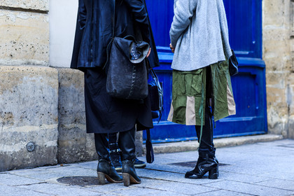 atmosphere details, AUTUMN WINTER 2016-2017, AW 16-17, black bag, black boots, black coat, black jacket, detail, FALL WINTER 2016-2017, fashion week, frenchystyle, FW, FW 16-17, green jacket, grey sweater, high boots, high heels, horizontal, jonathan paciullo, kaki jacket, leather bag, leather boots, maison martin margiela, PARIS, PFW, street style, suede bag, tone on tone, total look black