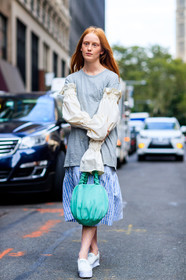 blue skirt, fashion week, frenchystyle, full length, FW, graphic skirt, green bag, grey sweater, jonathan paciullo, leather bag, leather shoes, NEW YORK, NYFW, printed skirt, SPRING SUMMER 2018, SS 18, street style, striped skirt, vertical, white sneakers