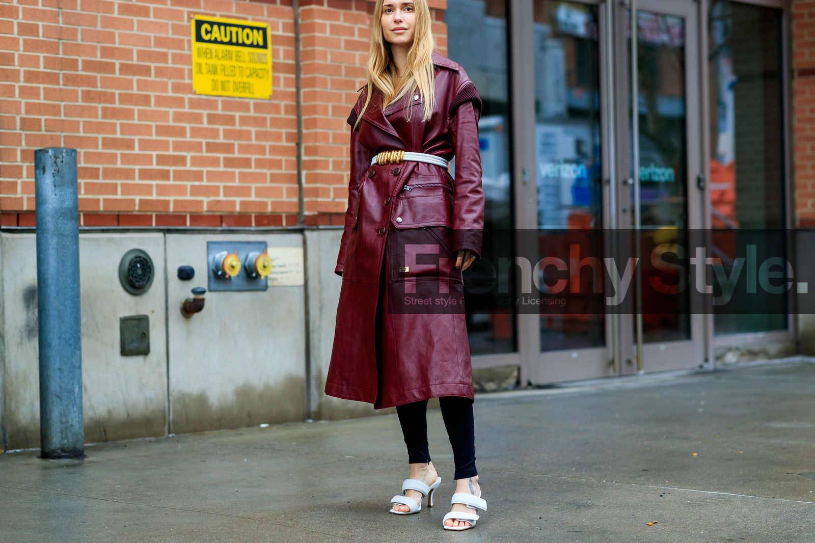 pernille teisbaek, burgundy leather jacket, burgundy leather trenchcoat, burgundy leather perfecto, belted jacket, belted trench coat, white leather belt, white leather sandals, white leather slippers, kitten heels sandals, kitten heels slippers, golden buckle belt, coach coat, fashion week, frenchystyle, FW, jonathan paciullo, street style, NYFW, NEW YORK, AUTUMN WINTER 2020-2021, FALL WINTER 2020-2021, FW 20-21, horizontal, atmosphere details, full length
