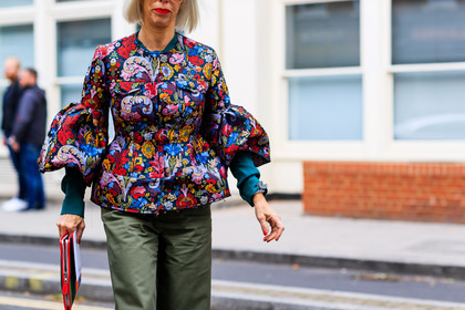 atmosphere details, detail, fashion week, floral, flowers, frenchystyle, FW, green pants, horizontal, jonathan paciullo, leather bag, LFW, LONDON, multicolor jacket, SPRING SUMMER 2018, SS 18, street style, trousers