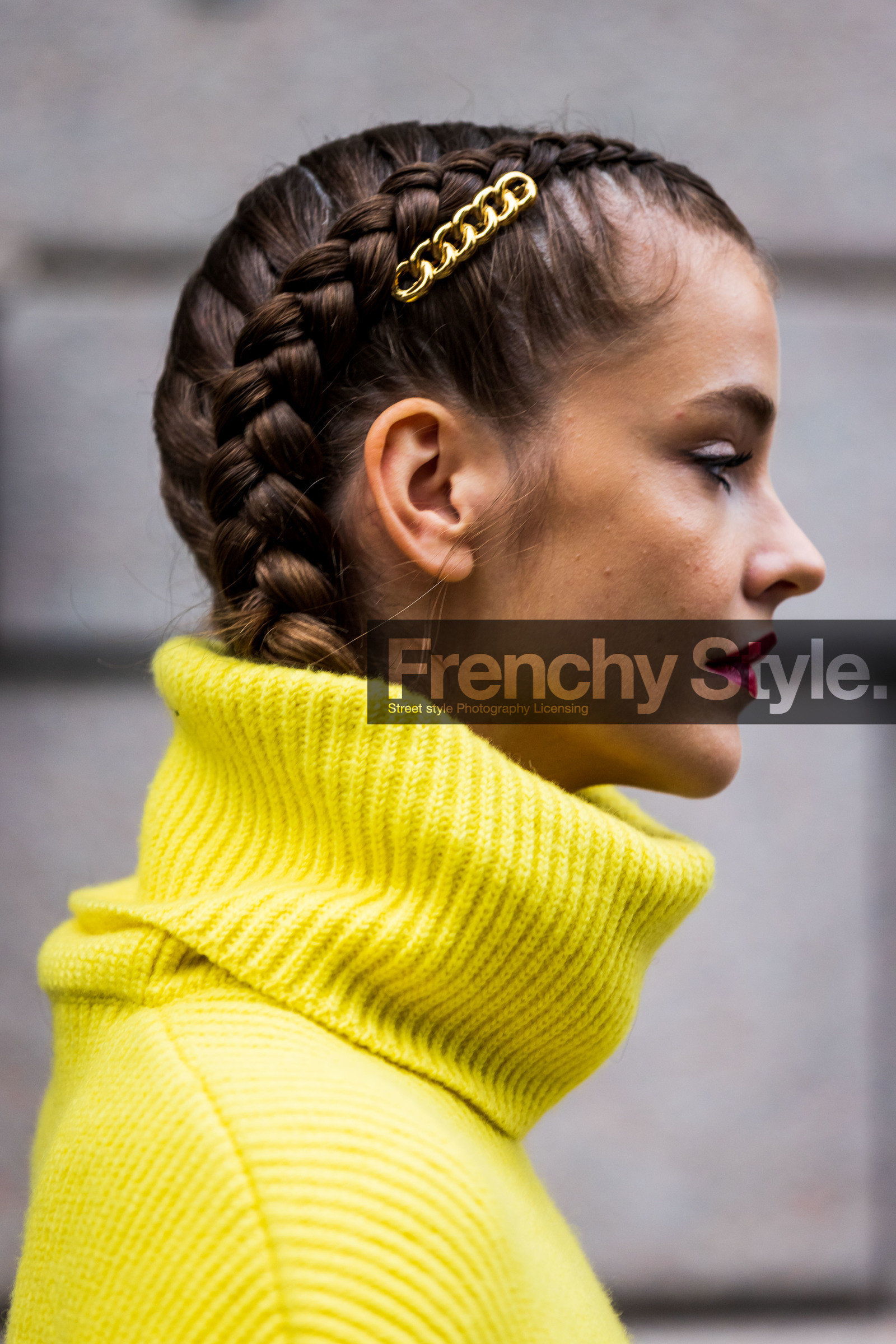 Barbara Palvin, bread hairstyle, color, detail, hairstyle, knit, knitwear, oversize knit, oversize turtleneck, red lips, ribbed knit, ribbed turtleneck, yellow knit, yellow turtleneck, gold clips, barrette, fashion week, frenchystyle, FW, jonathan paciullo, street style, SPRING SUMMER 2022, SS 22, MFW, MILAN, vertical, atmosphere details