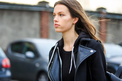 atmosphere details, AUTUMN WINTER 2016-2017, AW 16-17, black coat, black jacket, black sweater, black t shirt, detail, FALL WINTER 2016-2017, fashion week, frenchystyle, FW, FW 16-17, hood, hoodie, horizontal, jonathan paciullo, leather jacket, LFW, LONDON, long hair, MENSWEAR, model, street style
