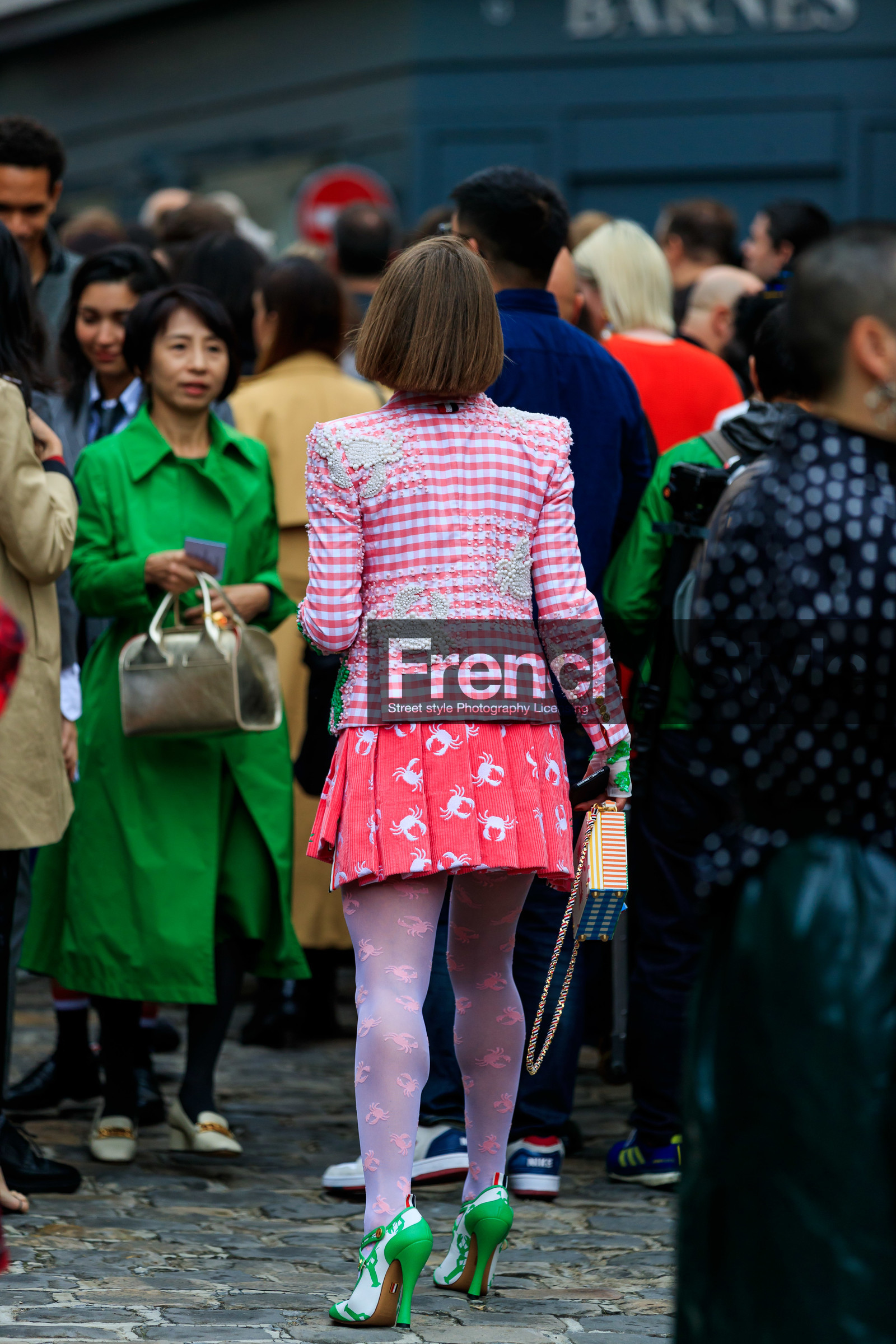 thom browne jacket, thom browne look, thom browne skirt, thom browne bag, thom browne tights, thom browne tie, pink jacket, pink skirt, pink tights, checked jacket, pleated skirt, mini skirt, embroidered skirt, embroidered jacket, pearl embroidered jacket, animal printed tights, green leather shoes, high heels shoes, animal print shoes, back details, velvet skirt, corduroy skirt, fashion week, frenchystyle, FW, jonathan paciullo, street style, PFW, PARIS, SPRING SUMMER 2020, SS 20, horizontal, full length