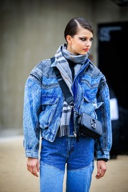 chanel, plaid scarf, grey scarf, smoky eyes, denim jacket, marcjacobs bag, black handbag, crossbody bag, denim jeans, dual toned jeans, make up, fashion week, frenchystyle, FW, jonathan paciullo, street style, PARIS, PFW, SPRING SUMMER 2022, SS 22, atmosphere details, detail, vertical, model