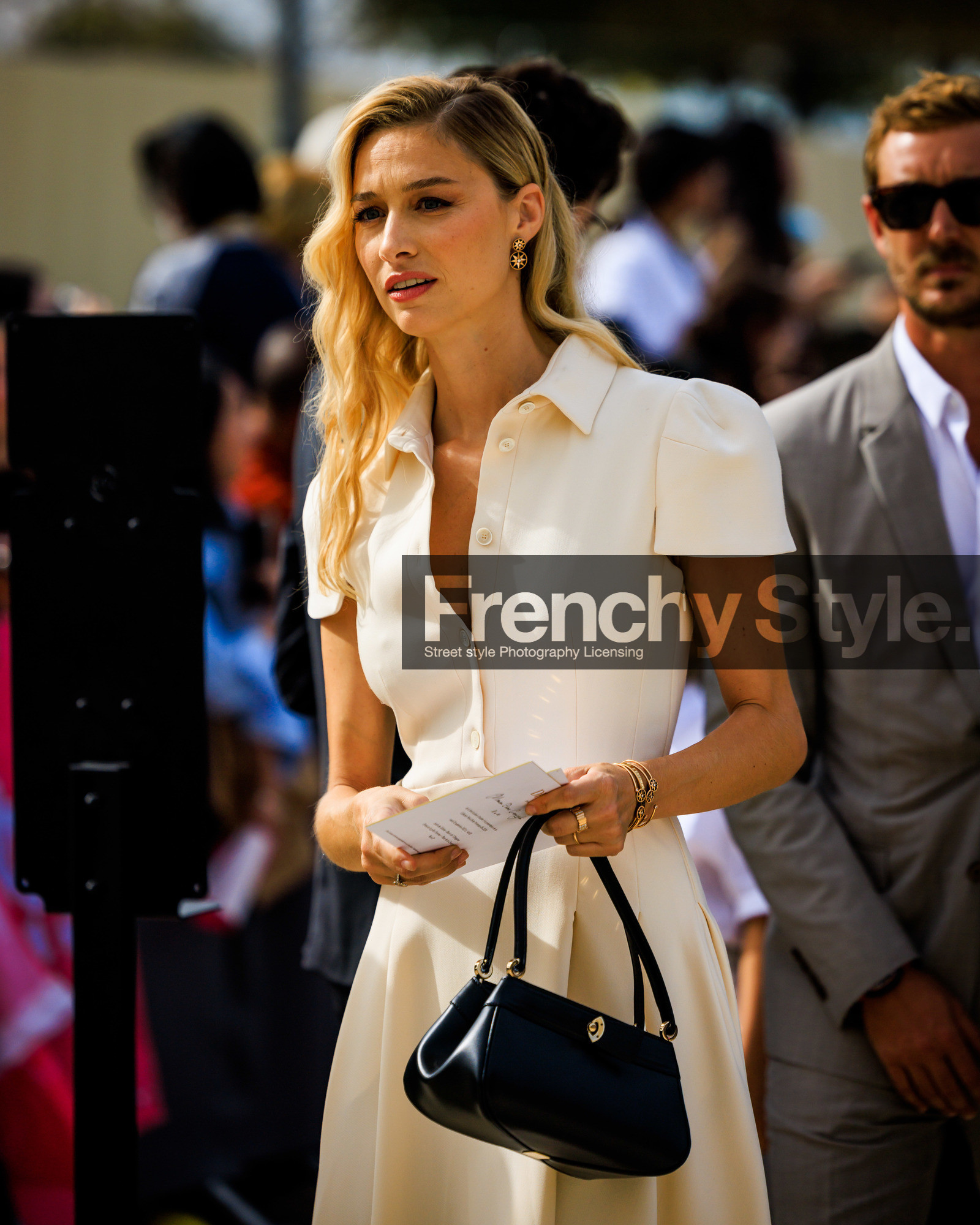 fashion week, frenchystyle, FW, jonathan paciullo, street style, PFW, PARIS, SPRING SUMMER 2024, SS 24, vertical, atmosphere details, detail