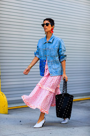 black bag, blue denim, denim jacket, earrings, fashion week, frenchystyle, full length, FW, high heels, jonathan paciullo, leather bag, leather shoes, NEW YORK, NYFW, pink skirt, printed skirt, SPRING SUMMER 2018, SS 18, street style, sunglasses, vertical, white shoes, yasmin sewell